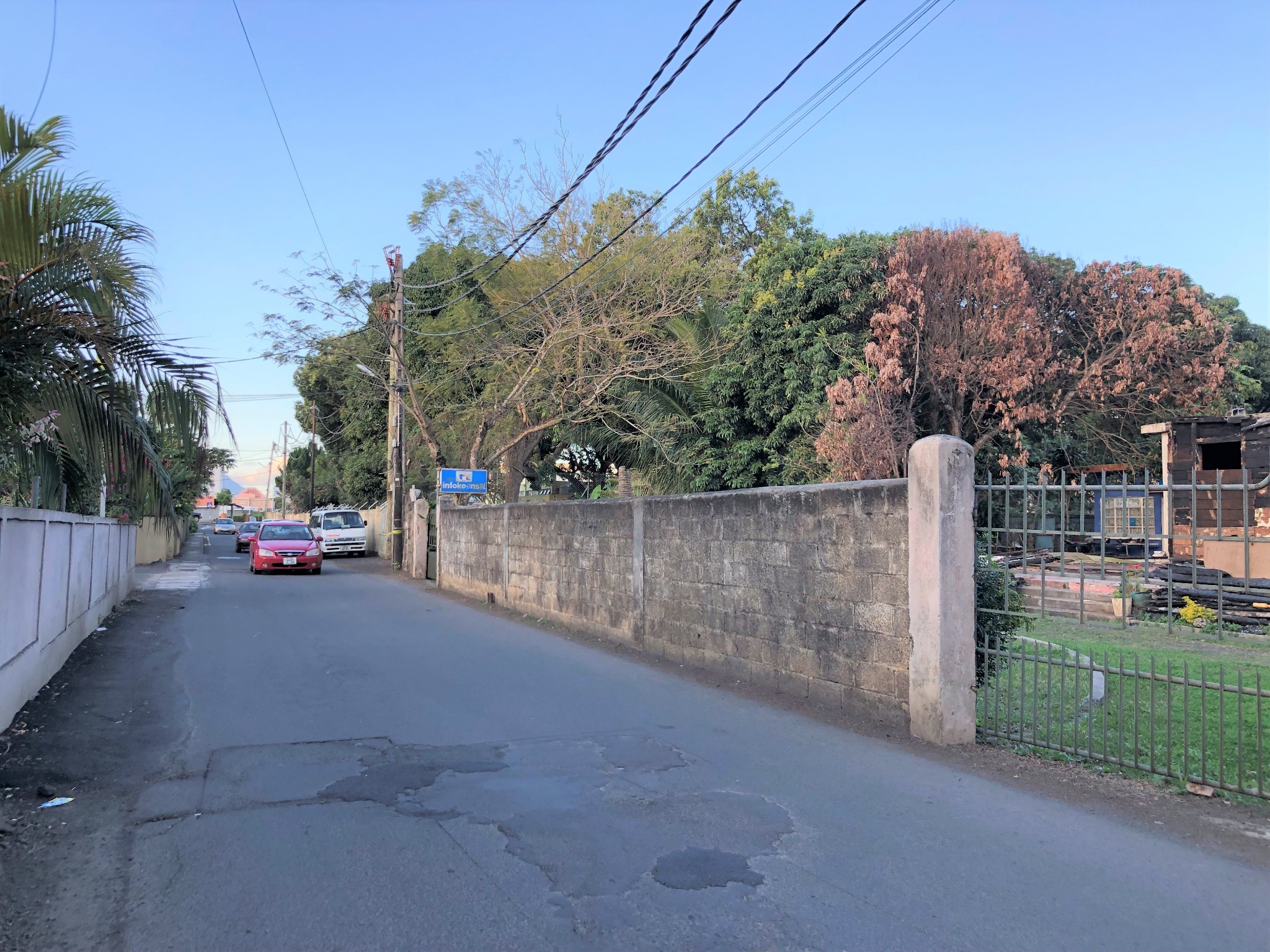 Residential land of 1014.7 m2 for sale in Quatre Bornes, center, Mauritius – LexpressProperty.com | 240313 | Ref01