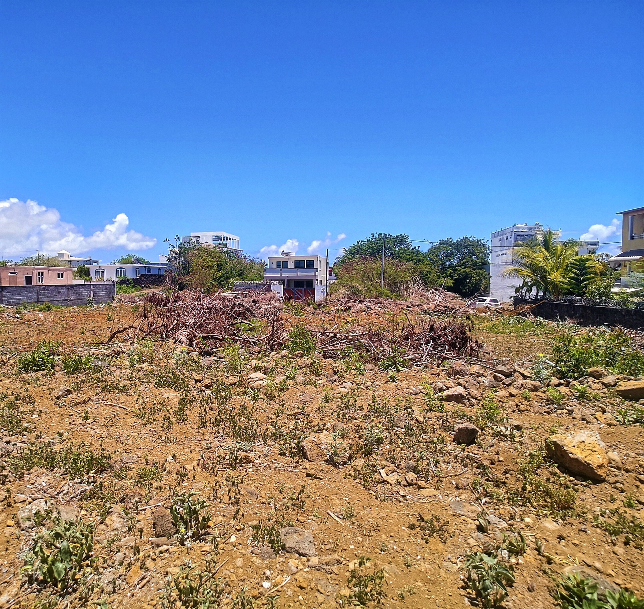 Residential land of 4300 m2 for sale in Grand Gaube, north, Mauritius – LexpressProperty.com | 261469 | Ref01