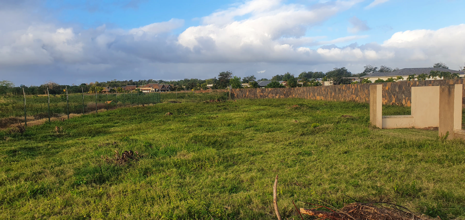 Terrain résidentiel de 1770 m2 en vente à Balaclava, nord, île Maurice – LexpressProperty.com | 285625 | Ref01
