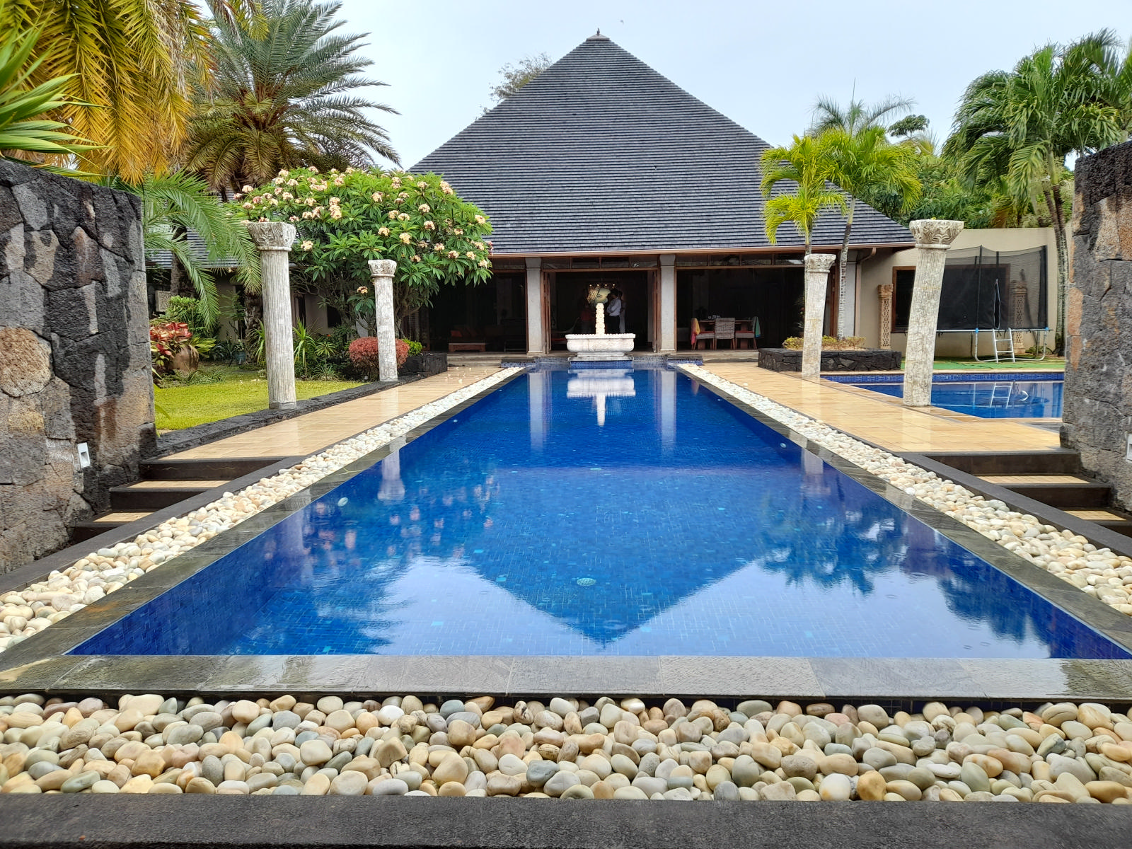 Maison / Villa 6 Chambre(s) en vente à Pointe aux Canonniers, nord, île Maurice – LexpressProperty.com | 318228 | Ref01