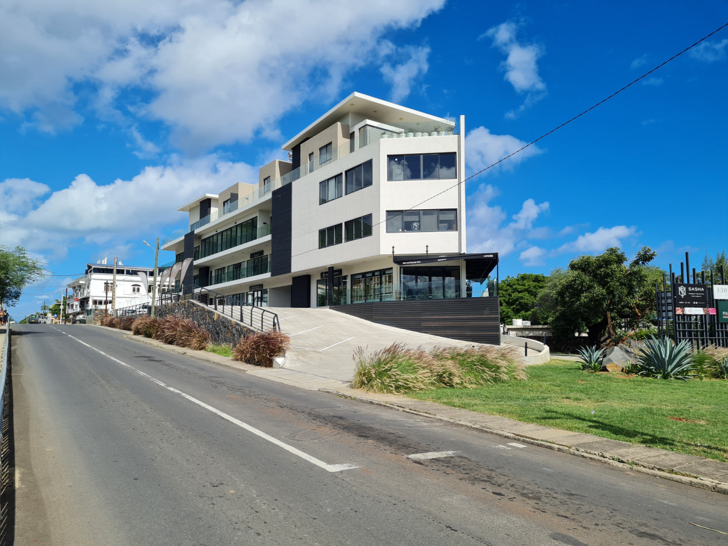 Bureau location à Tamarin, ouest, île Maurice – LexpressProperty.com | 272576 | Ref01