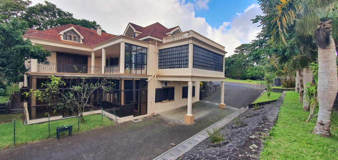 Maison / Villa 4 Chambre(s) en vente à Floréal, centre, île Maurice – LexpressProperty.com | 292847 | Ref01