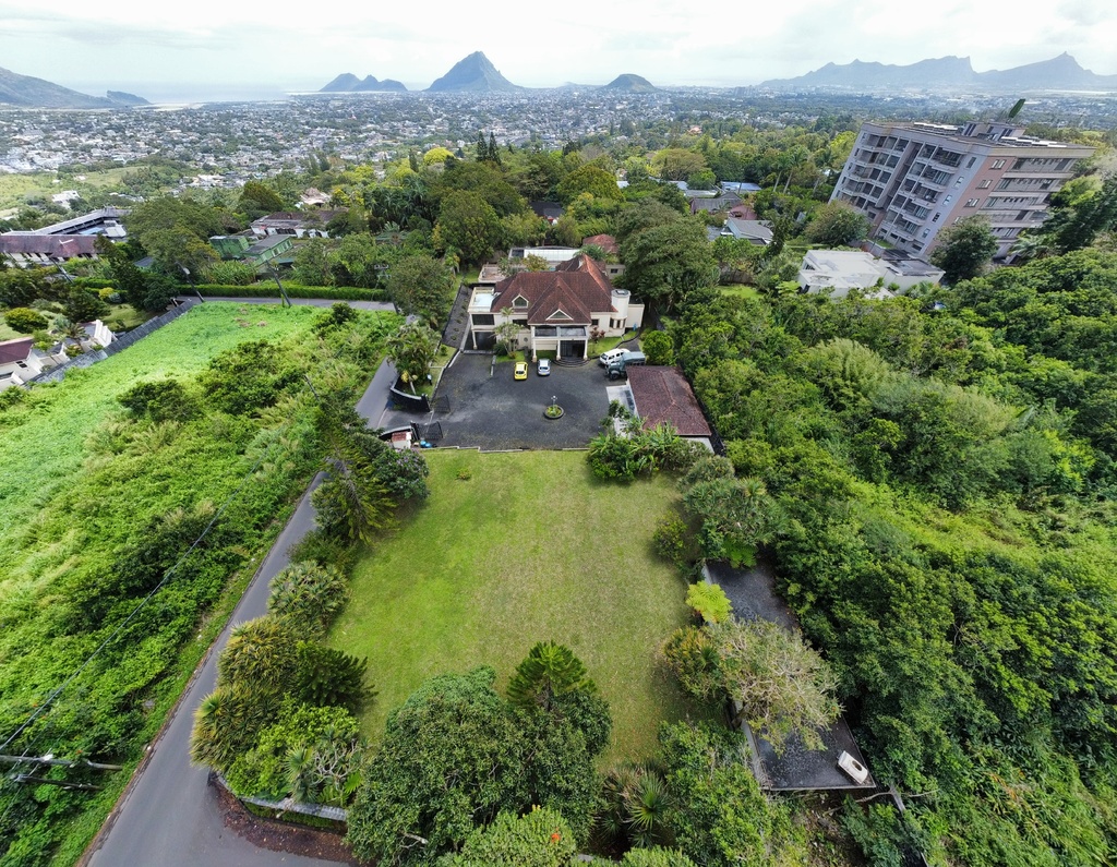 House / Villa of 4 bedrooms for sale in Floréal, center, Mauritius – LexpressProperty.com | 379966 | Ref01