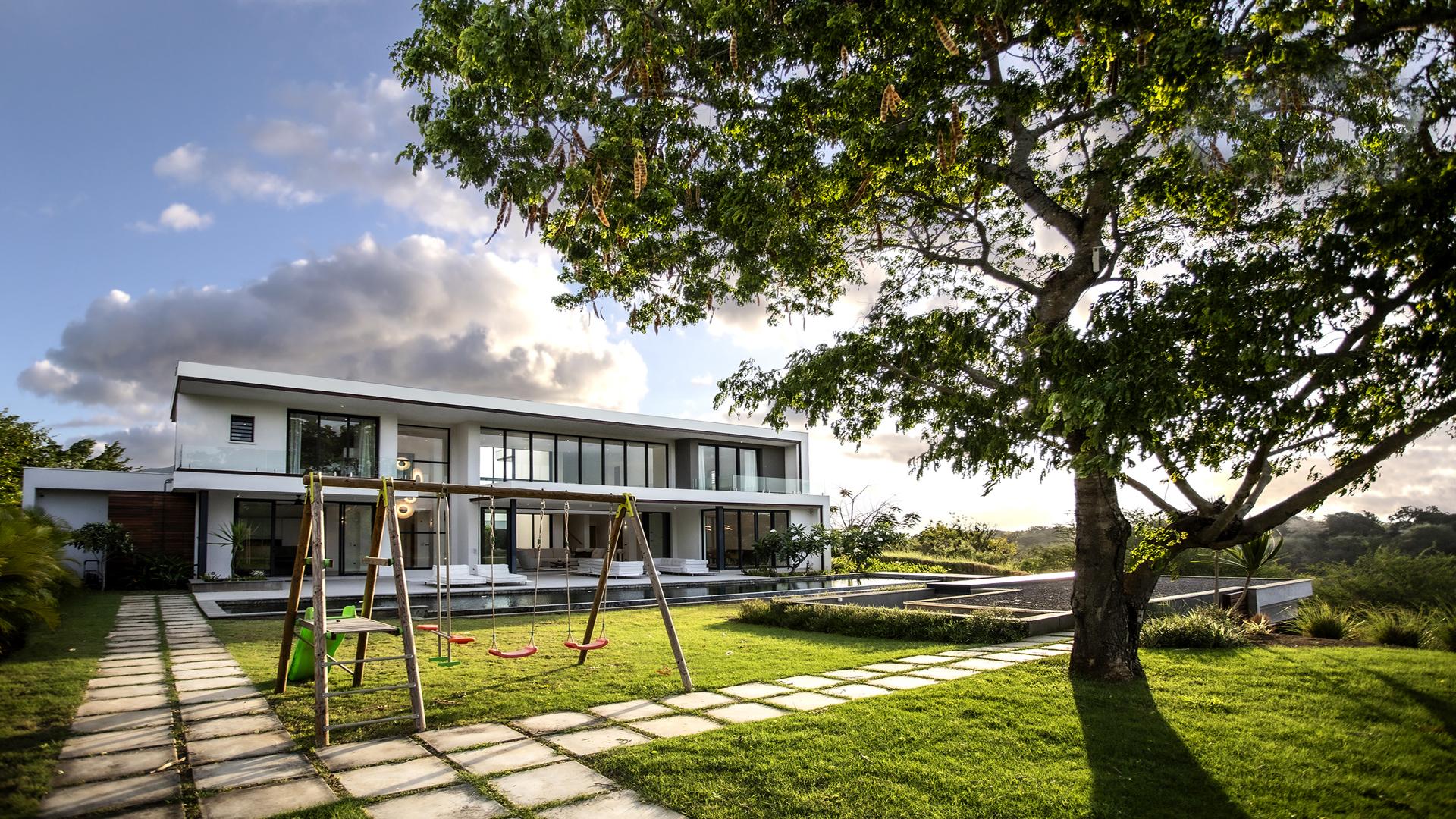 House / Villa of 5 bedrooms for sale in Tamarin, west, Mauritius – LexpressProperty.com | 386950 | Ref01
