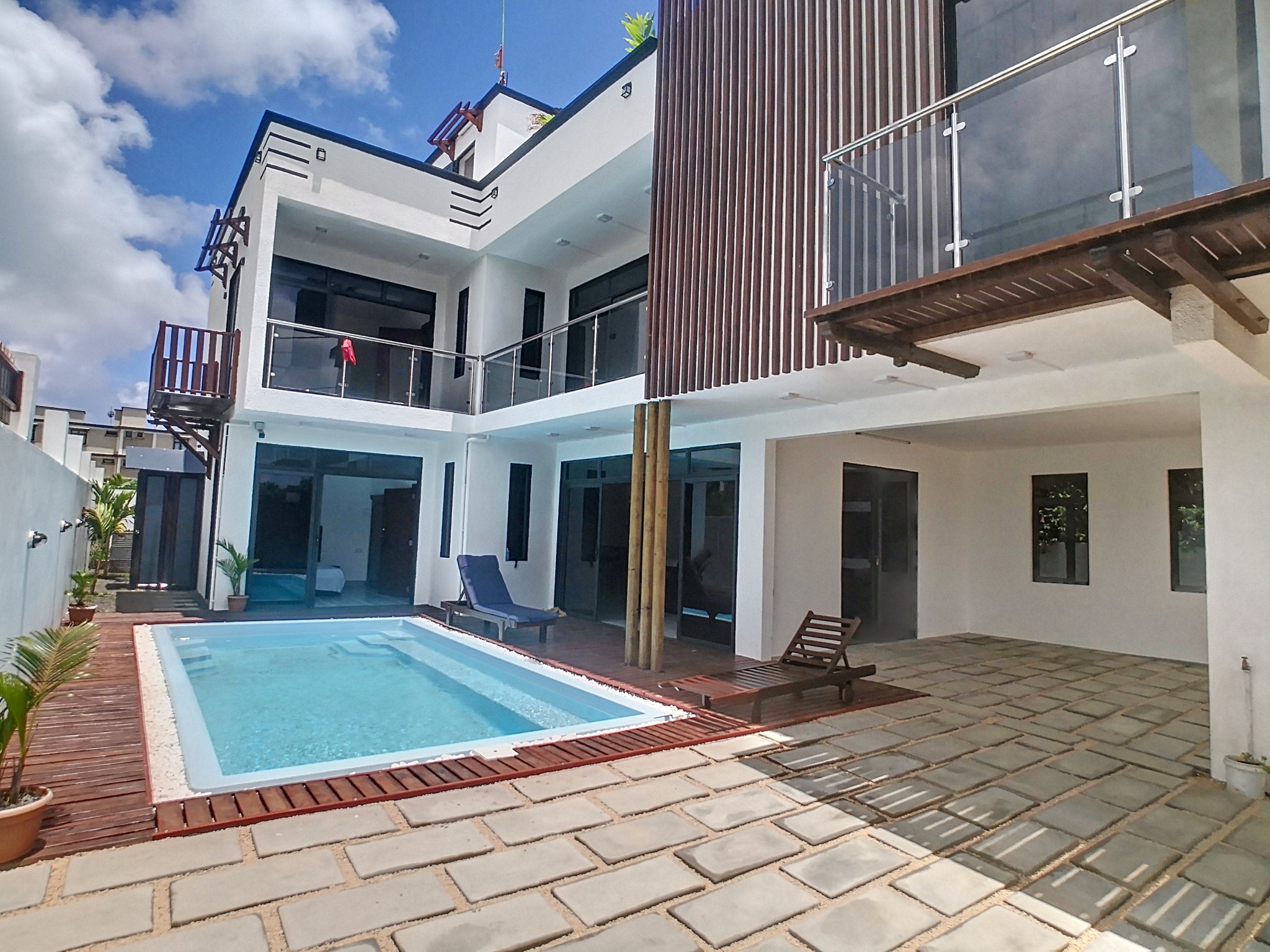 Maison / Villa 4 Chambre(s) en location à Grand Bay, nord, île Maurice – LexpressProperty.com | 391030 | Ref01