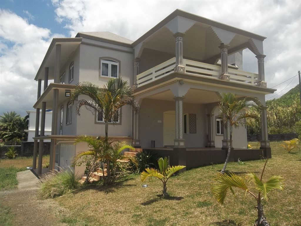 House / Villa of 2 bedrooms for sale in Bar le Duc, center, Mauritius – LexpressProperty.com | 250619 | Ref01
