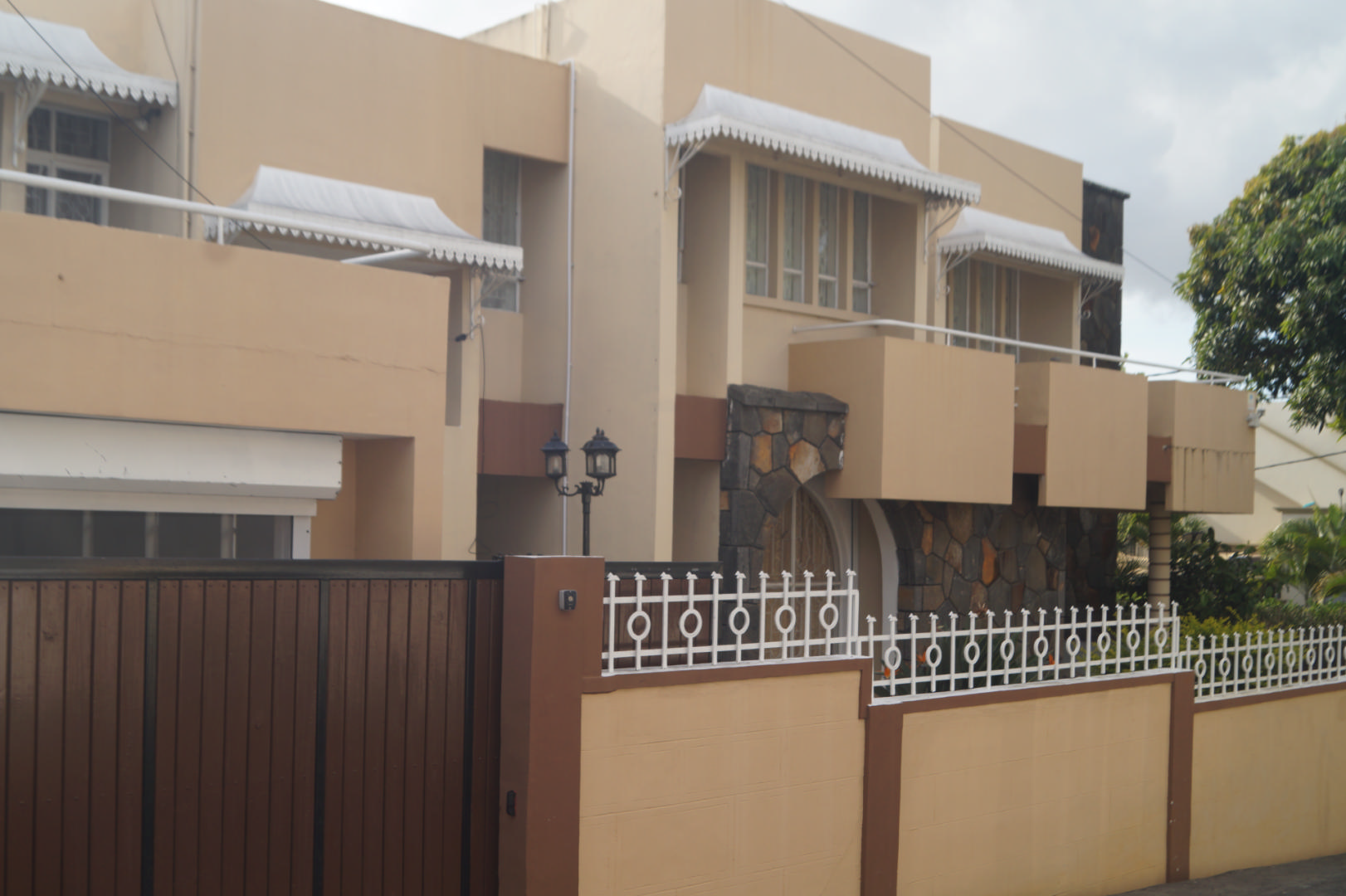 Maison / Villa 4 Chambre(s) en vente à Roches Brunes, centre, île Maurice – LexpressProperty.com | 385286 | Ref01