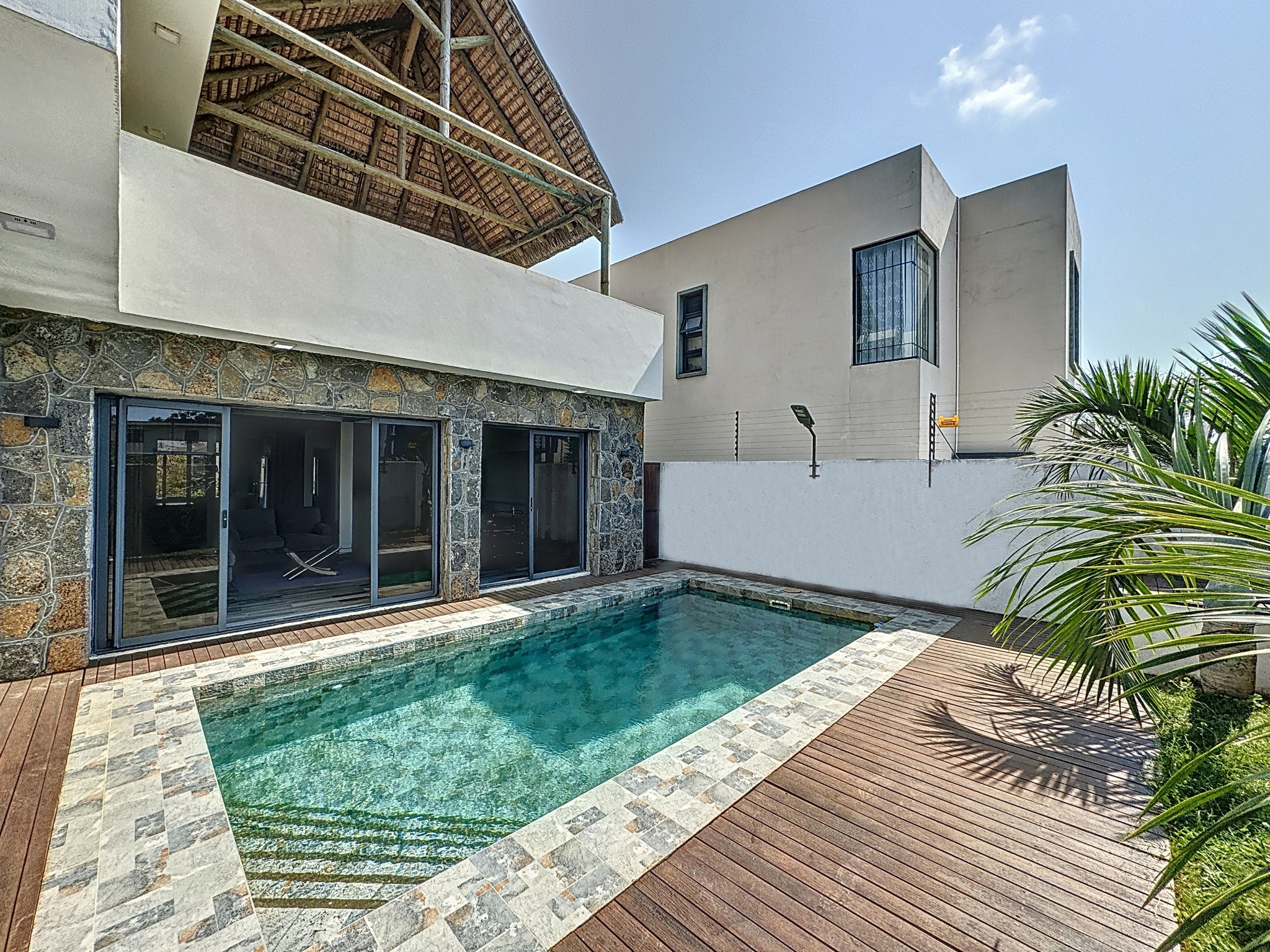 Maison / Villa 4 Chambre(s) en vente à Grand Bay, nord, île Maurice – LexpressProperty.com | 610032 | Ref01