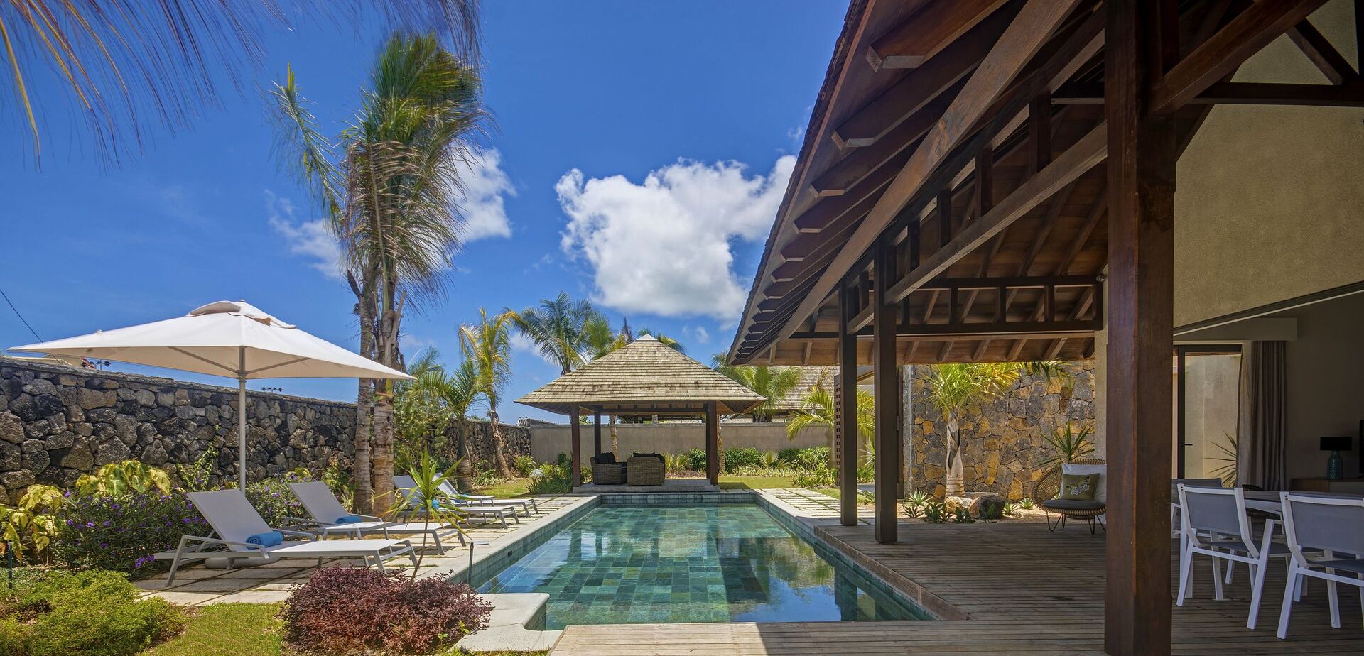 Maison / Villa 4 Chambre(s) en vente à Grand Gaube, nord, île Maurice – LexpressProperty.com | 661590 | Ref01