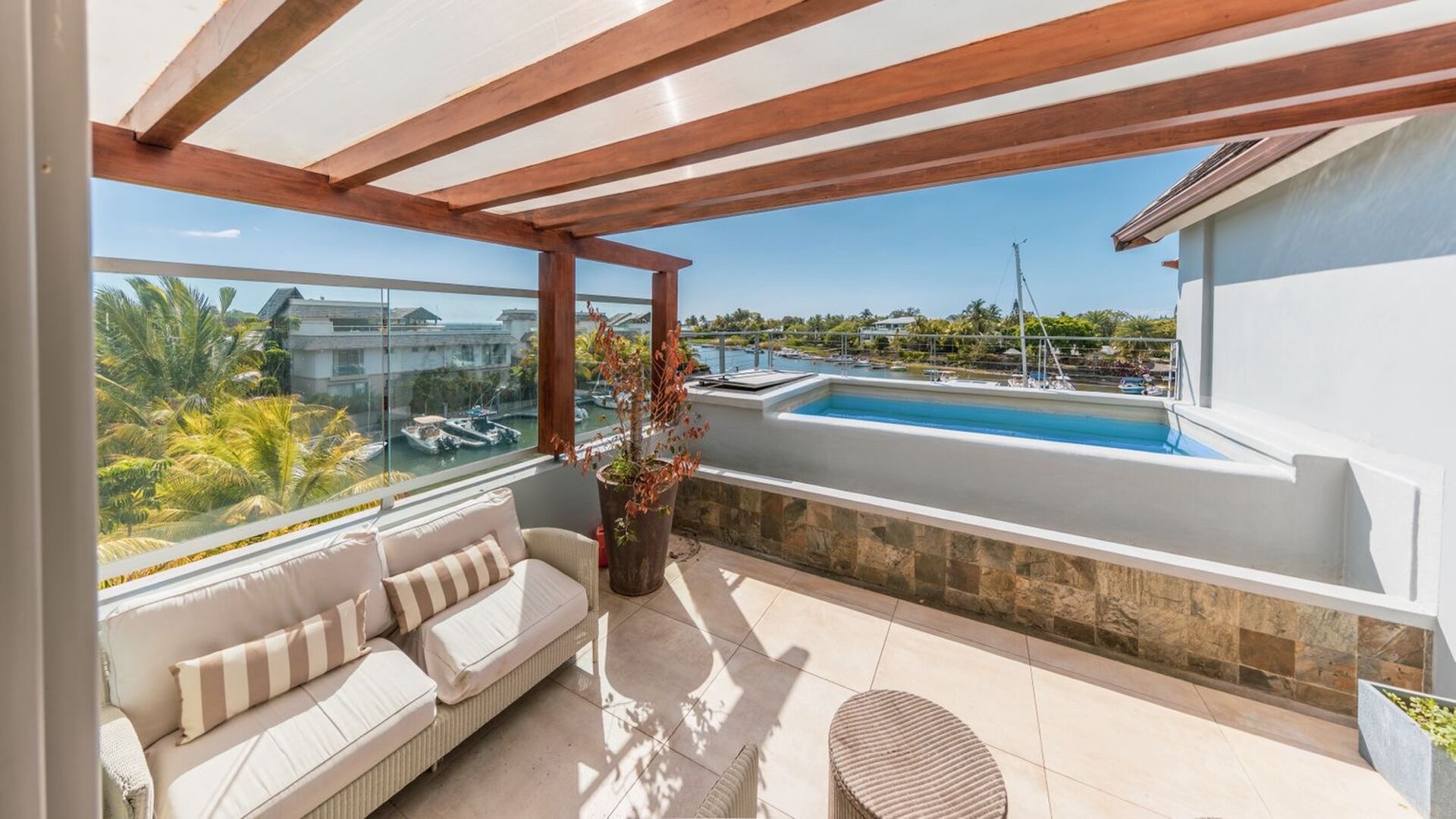 Penthouse of 3 bedrooms for sale in Black River, west, Mauritius – LexpressProperty.com | 238227 | Ref01