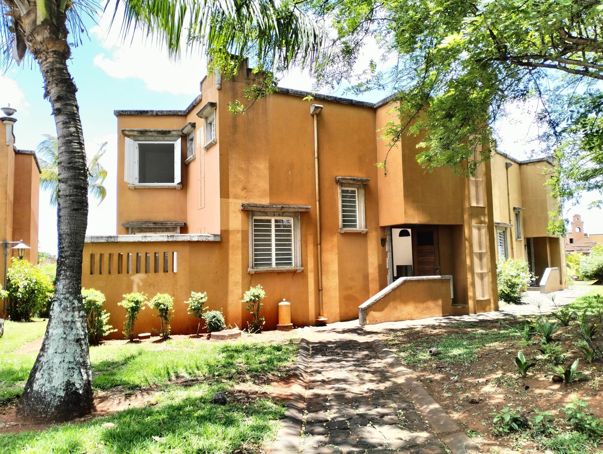 Townhouse / Duplex 3 Chambre(s) en location à Tombeau Bay, nord, île Maurice – LexpressProperty.com | 670119 | Ref01