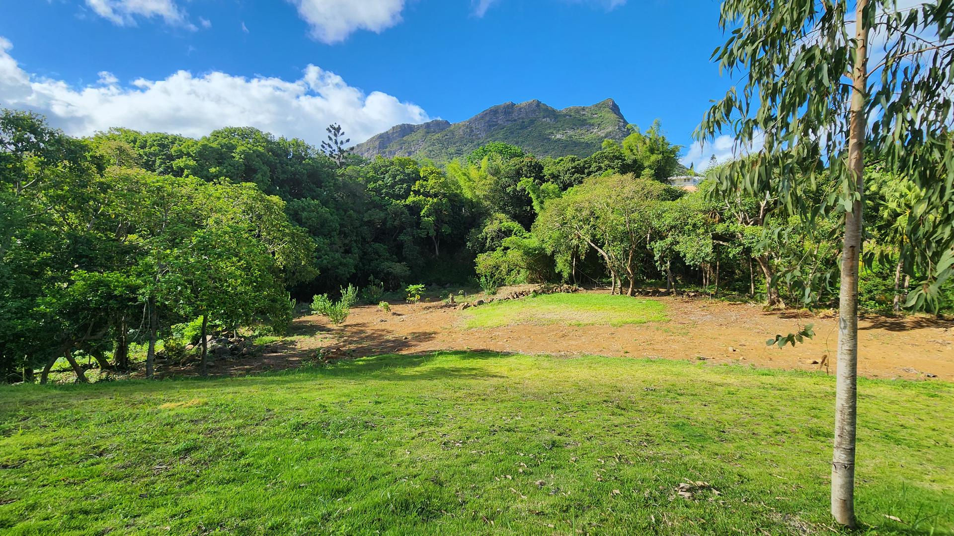 Residential land of 7081 m2 for sale in Moka, center, Mauritius – LexpressProperty.com | 670405 | Ref01