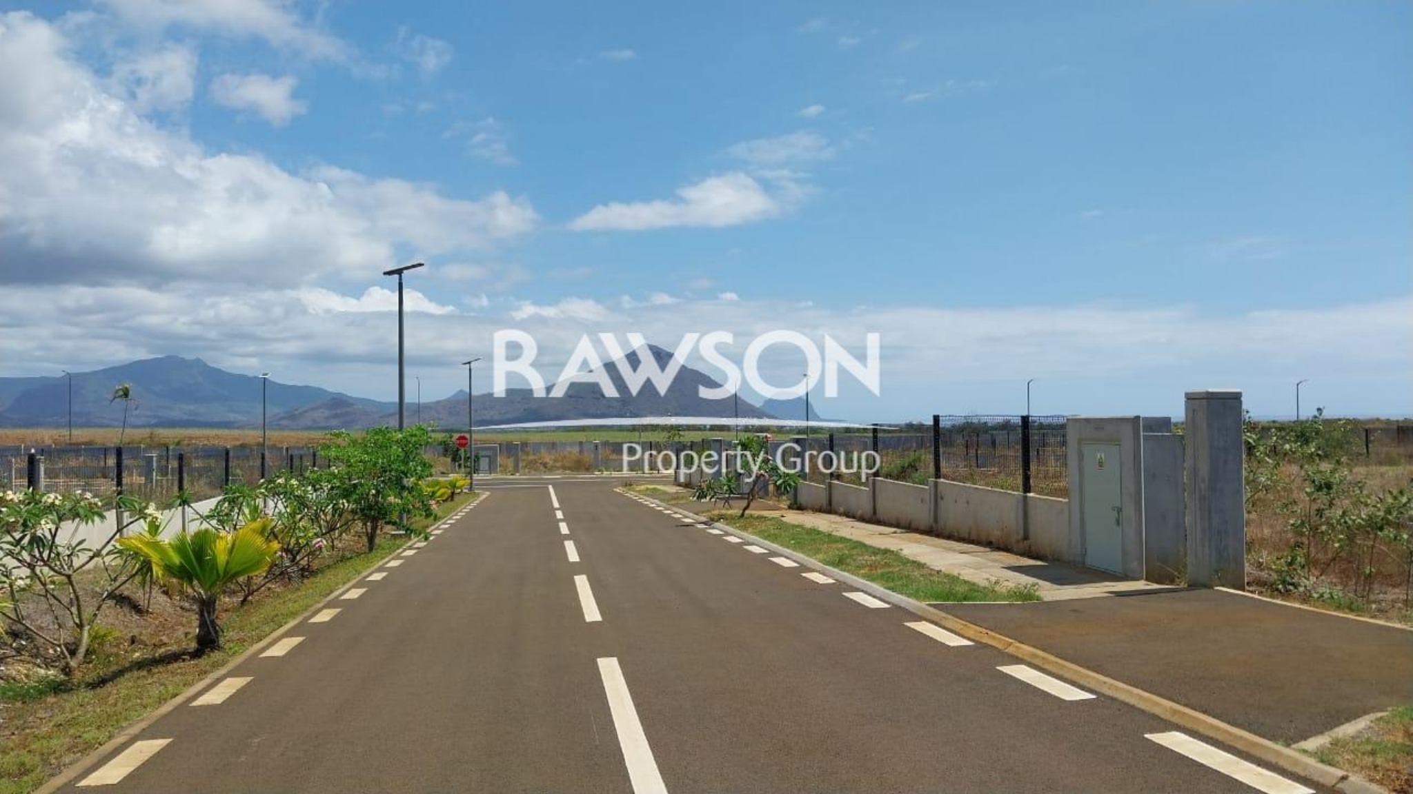 Residential land of 743 m2 for sale in Flic en Flac, west, Mauritius – LexpressProperty.com | 654199 | Ref01