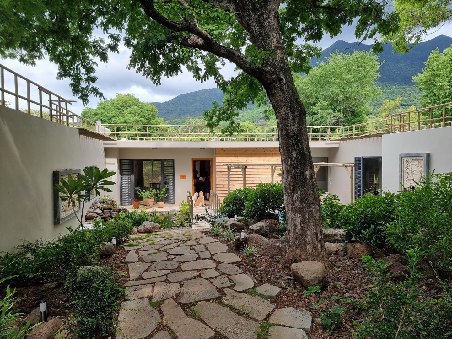 Maison / Villa 4 Chambre(s) en vente à Petite Rivière Noire, ouest, île Maurice – LexpressProperty.com | 397852 | Ref01