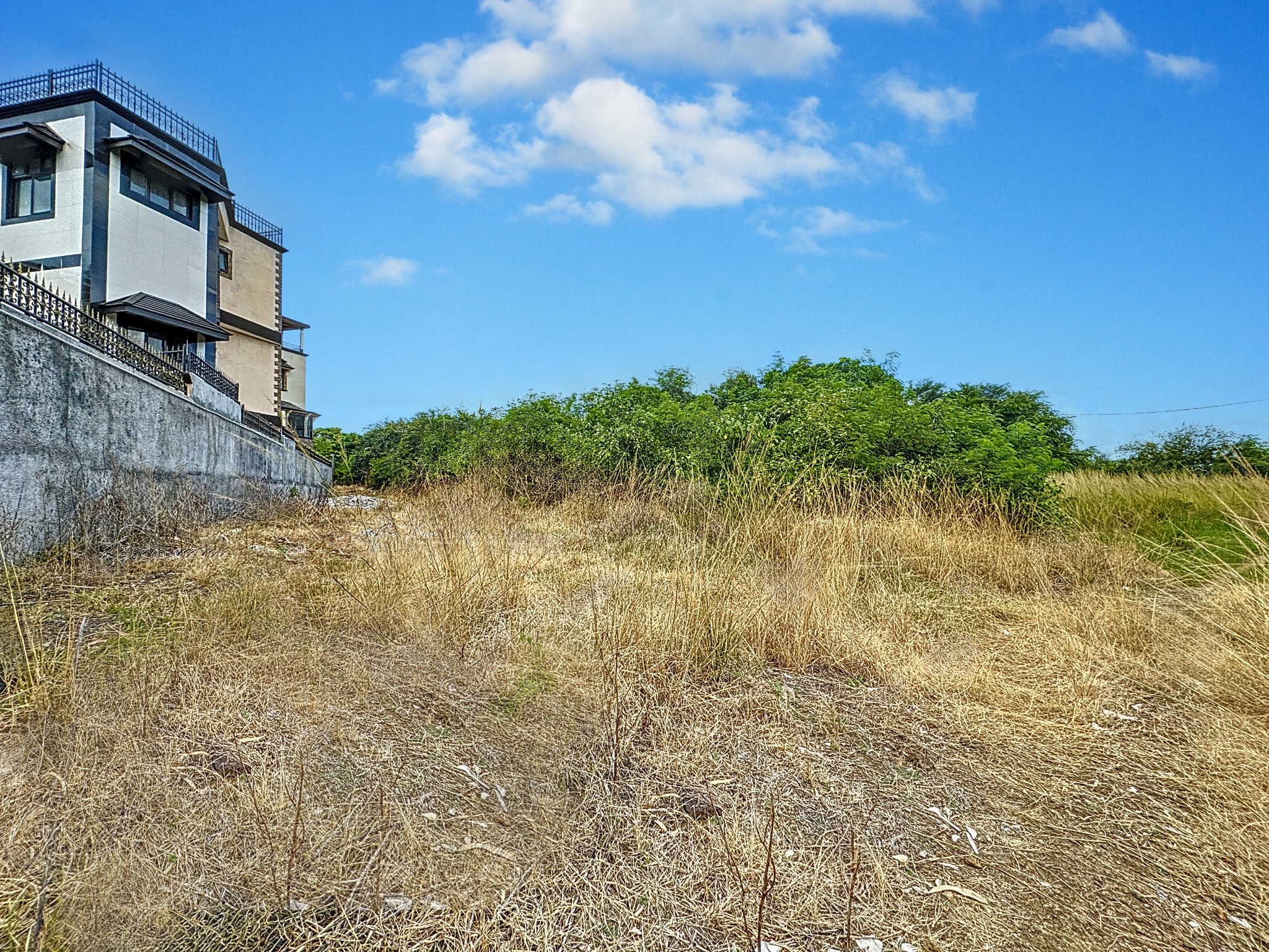 Terrain résidentiel de 2165.95 m2 en vente à Péreybère, nord, île Maurice – LexpressProperty.com | 400728 | Ref01