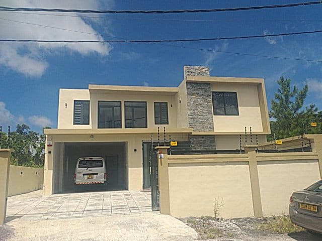 Maison / Villa 5 Chambre(s) en vente à Wooton, centre, île Maurice – LexpressProperty.com | 402272 | Ref01