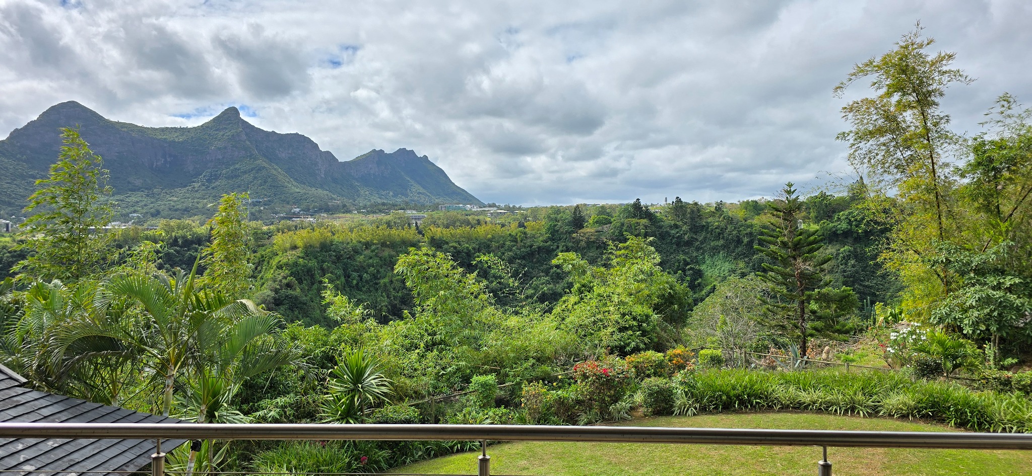 House / Villa of 4 bedrooms for sale in Ebène, center, Mauritius – LexpressProperty.com | 511971 | Ref01