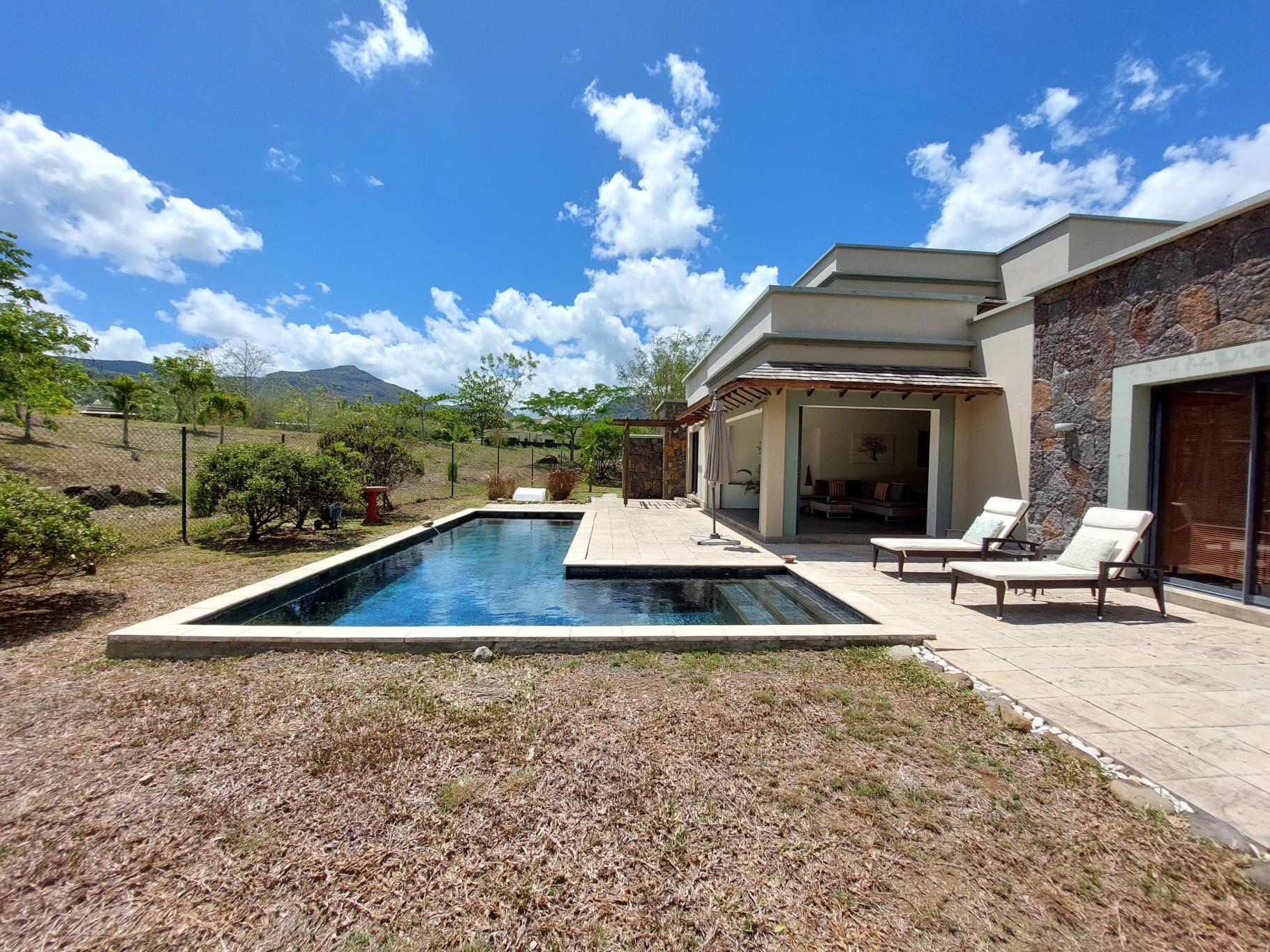 Maison / Villa 4 Chambre(s) en vente à Black River, ouest, île Maurice – LexpressProperty.com | 318390 | Ref01