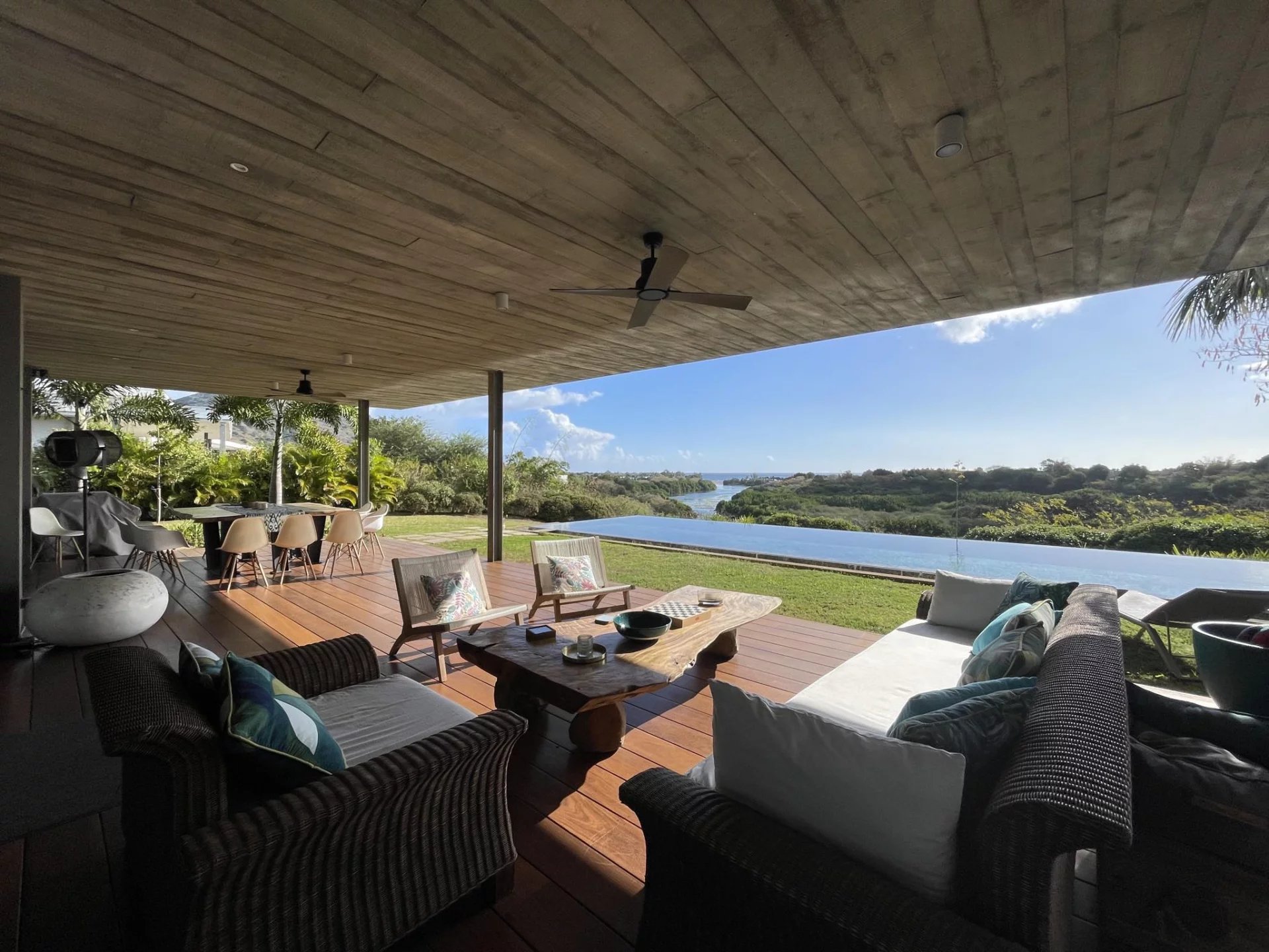 House / Villa of 5 bedrooms for sale in Tamarin, west, Mauritius – LexpressProperty.com | 394524 | Ref01