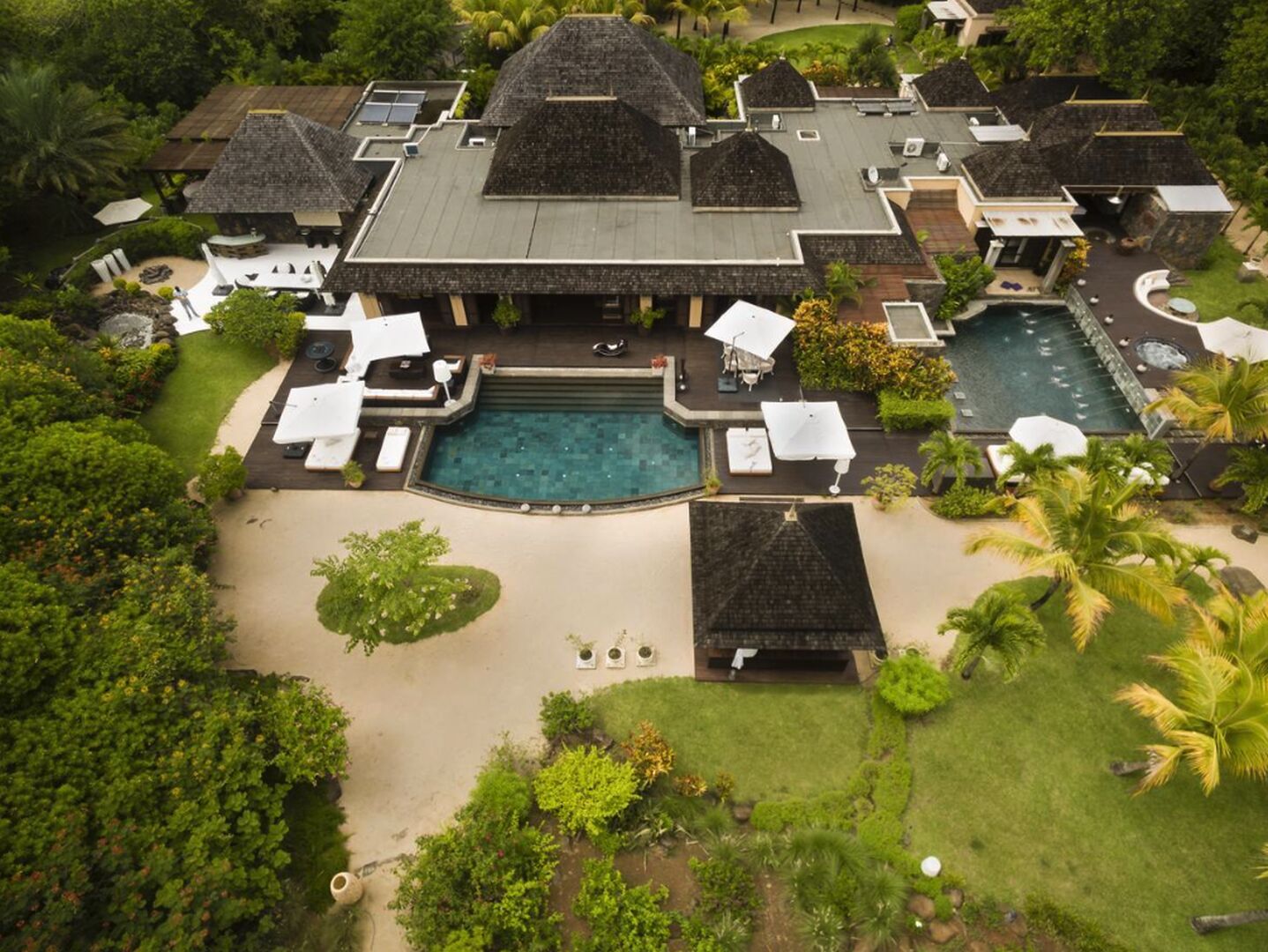 House / Villa of 5 bedrooms for sale in Tamarin, west, Mauritius – LexpressProperty.com | 190810 | Ref01