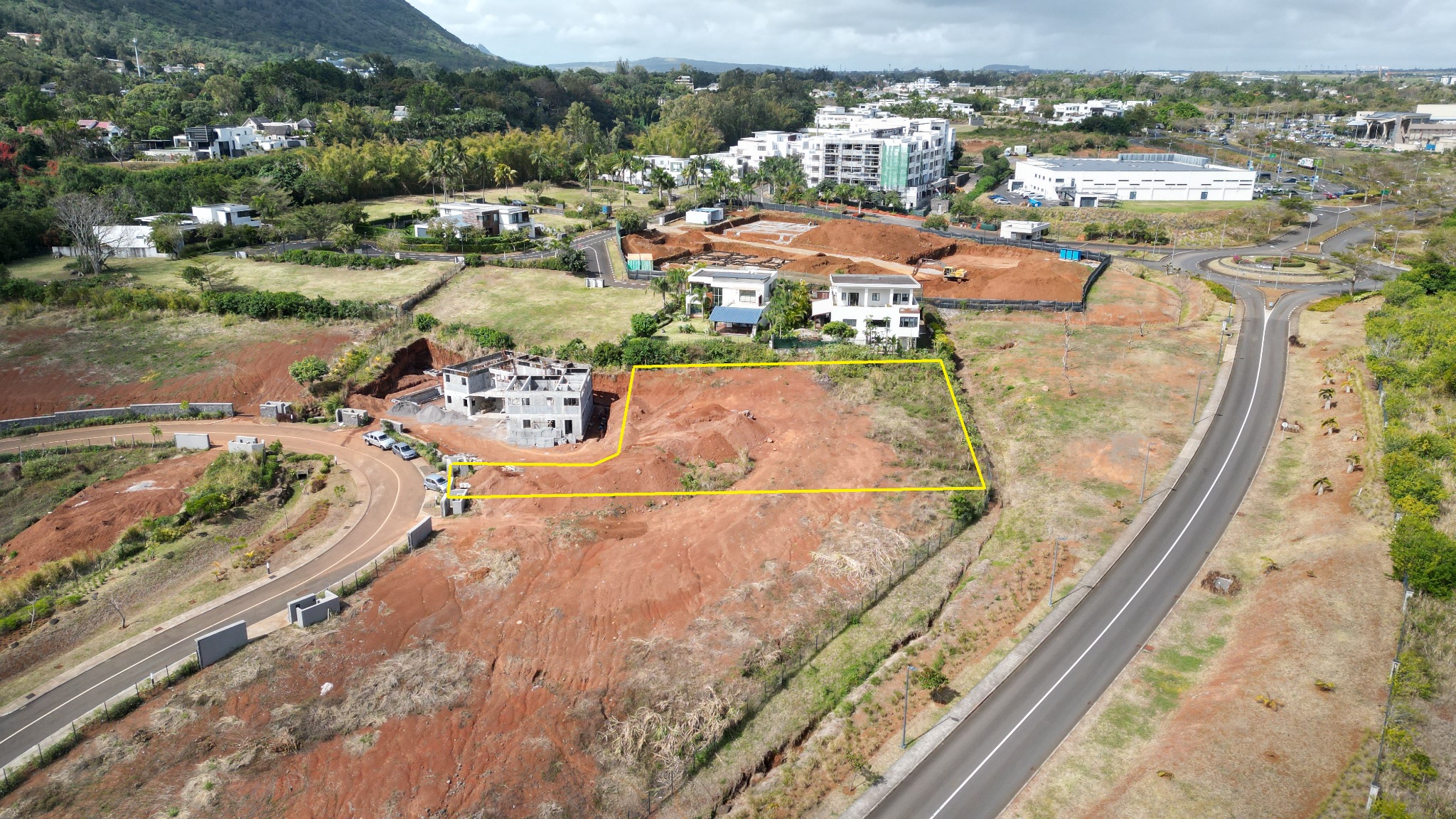 Residential land of 1963 m2 for sale in Bagatelle, center, Mauritius – LexpressProperty.com | 544835 | Ref01