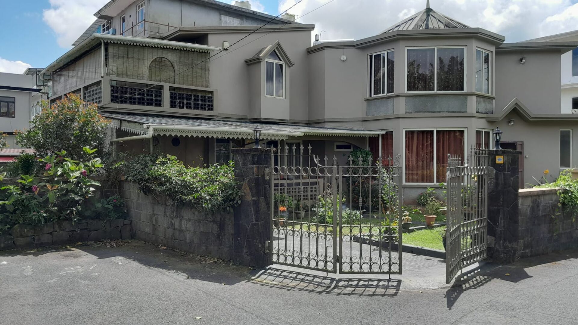 Maison / Villa 4 Chambre(s) en vente à Curepipe, centre, île Maurice – LexpressProperty.com | 572184 | Ref01