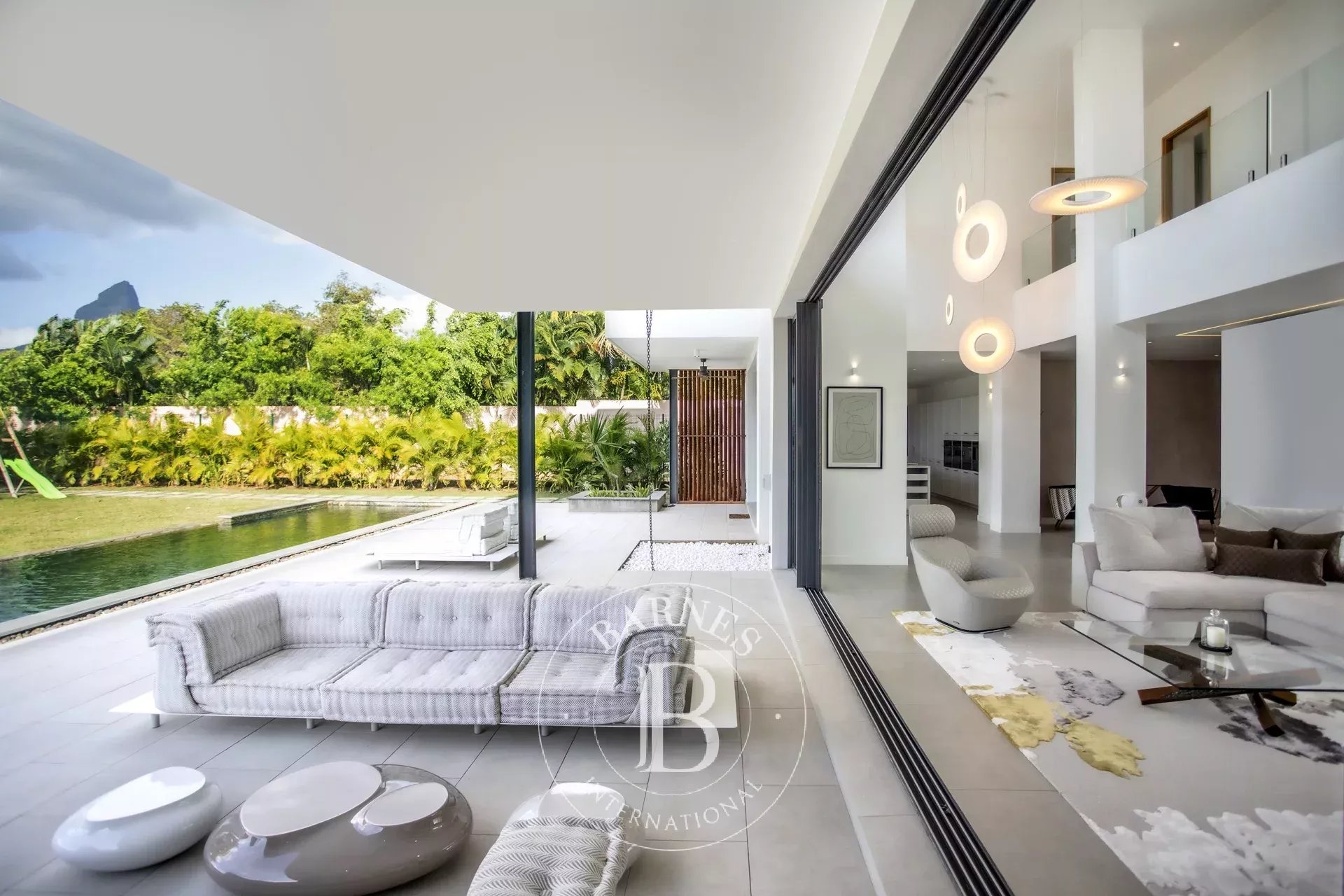 Maison / Villa 5 Chambre(s) en vente à Tamarin, ouest, île Maurice – LexpressProperty.com | 526641 | Ref01