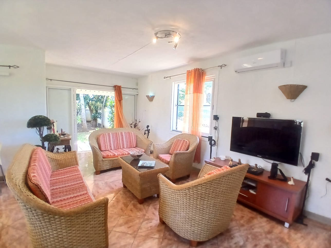 House / Villa of 3 bedrooms for rent in Flic en Flac, west, Mauritius – LexpressProperty.com | 683584 | Ref01