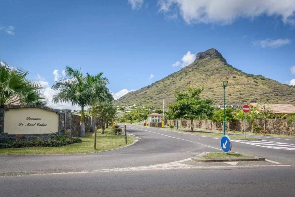 Terrain résidentiel de 1236 m2 en vente à Tamarin, ouest, île Maurice – LexpressProperty.com | 539141 | Ref01