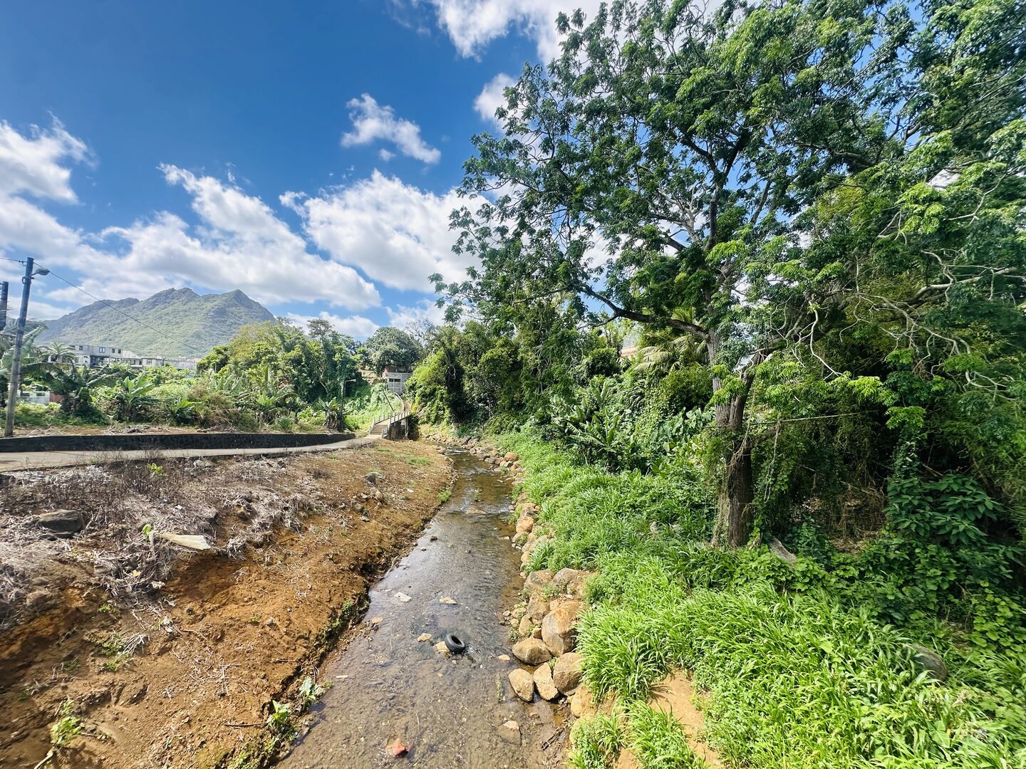 Residential land of 900 m2 for sale in Moka, center, Mauritius – LexpressProperty.com | 681764 | Ref01