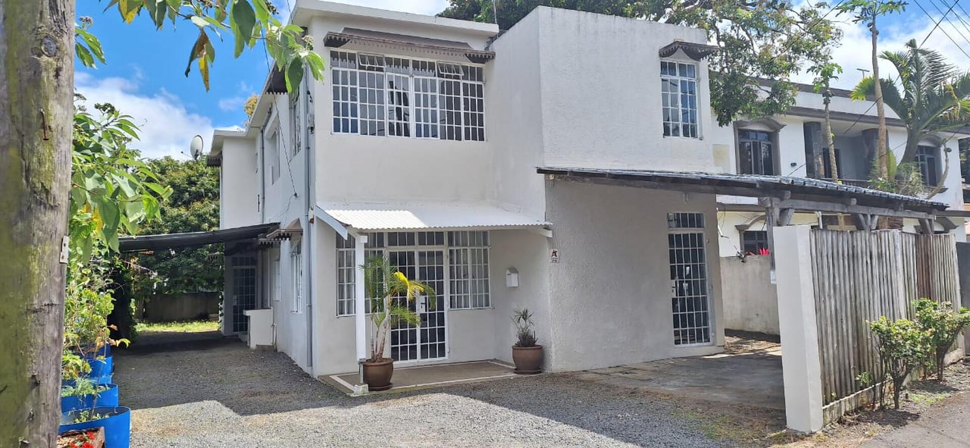 House / Villa of 5 bedrooms for sale in Vacoas, center, Mauritius – LexpressProperty.com | 717246 | Ref01