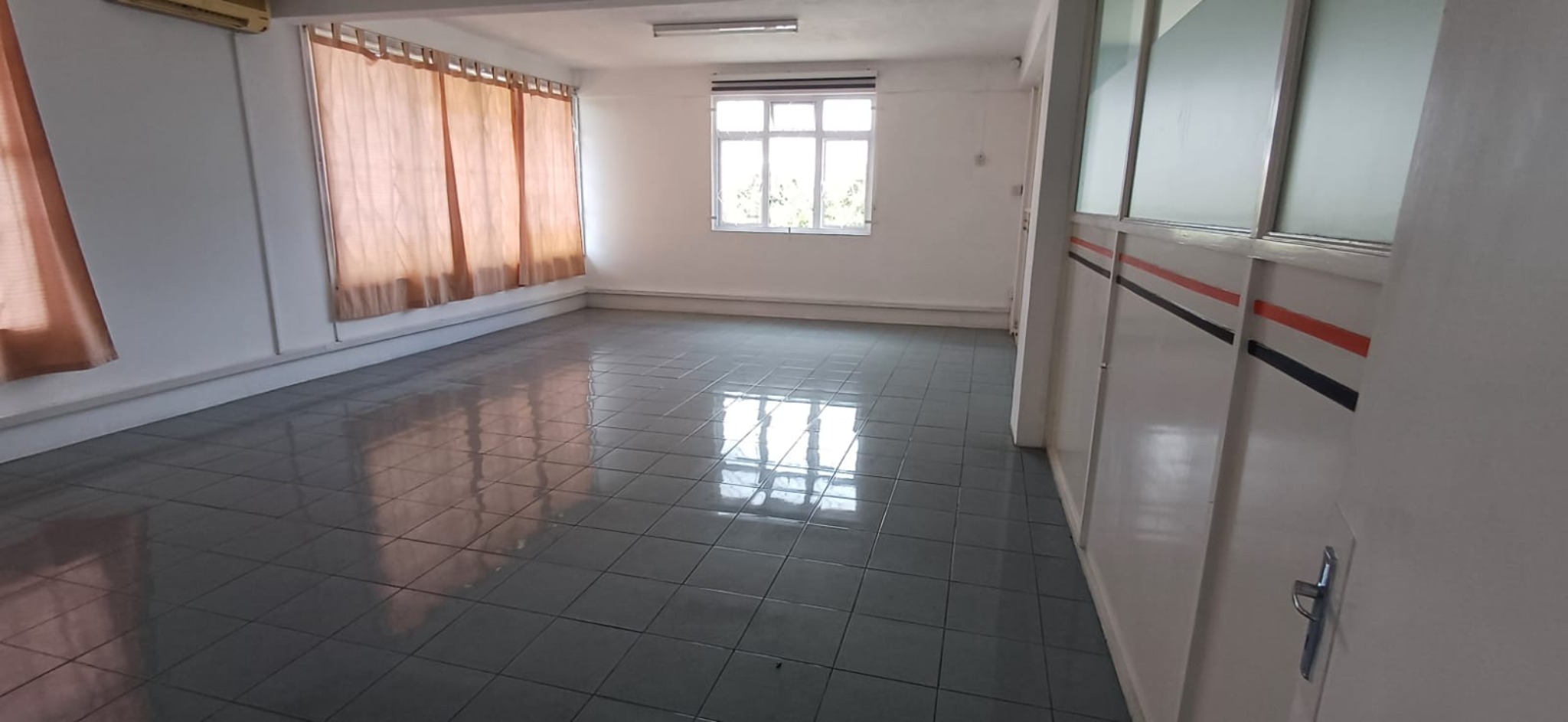 Office for rent in Quatre Bornes, center, Mauritius – LexpressProperty.com | 751605 | Ref01