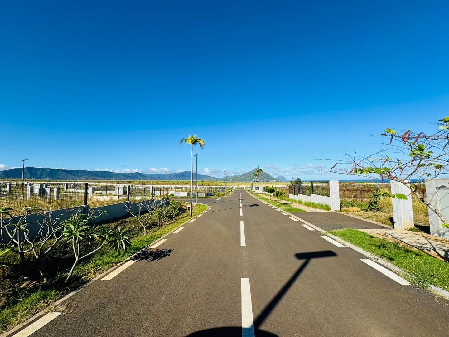 Residential land of 858 m2 for sale in Flic en Flac, west, Mauritius – LexpressProperty.com | 684448 | Ref01