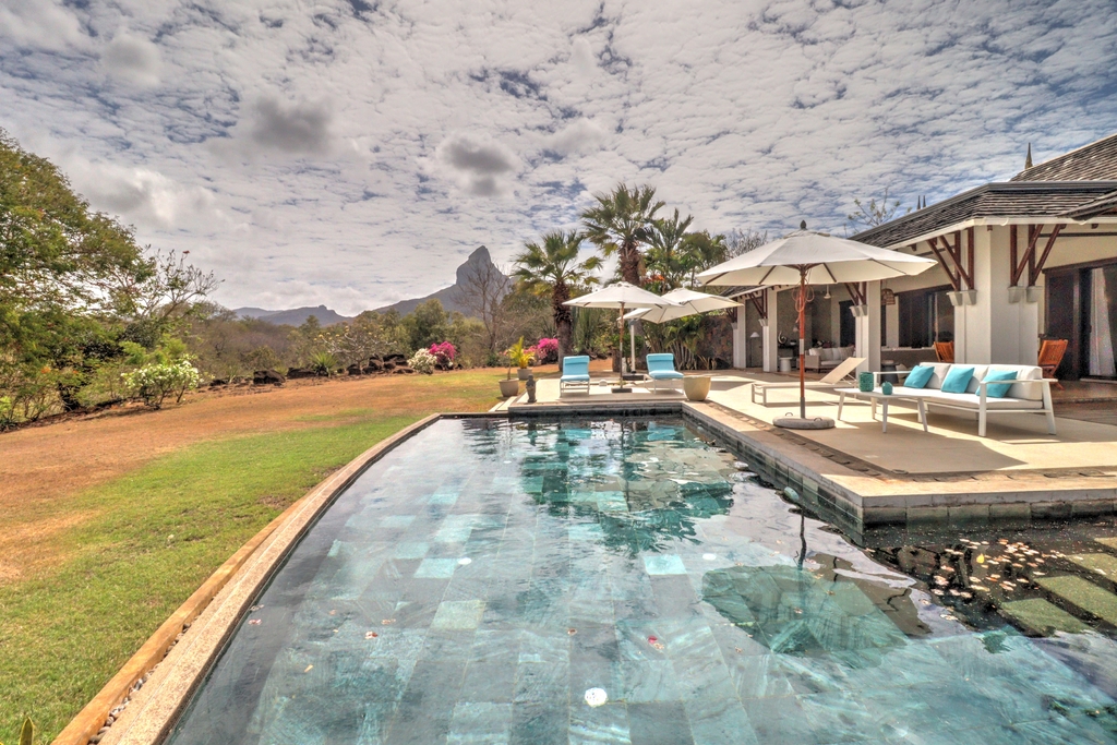 Maison / Villa 5 Chambre(s) en vente à Tamarin, ouest, île Maurice – LexpressProperty.com | 752805 | Ref01