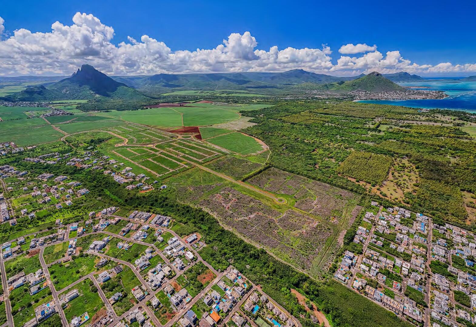 Residential land of 543 m2 for sale in Flic en Flac, west, Mauritius – LexpressProperty.com | 750087 | Ref01