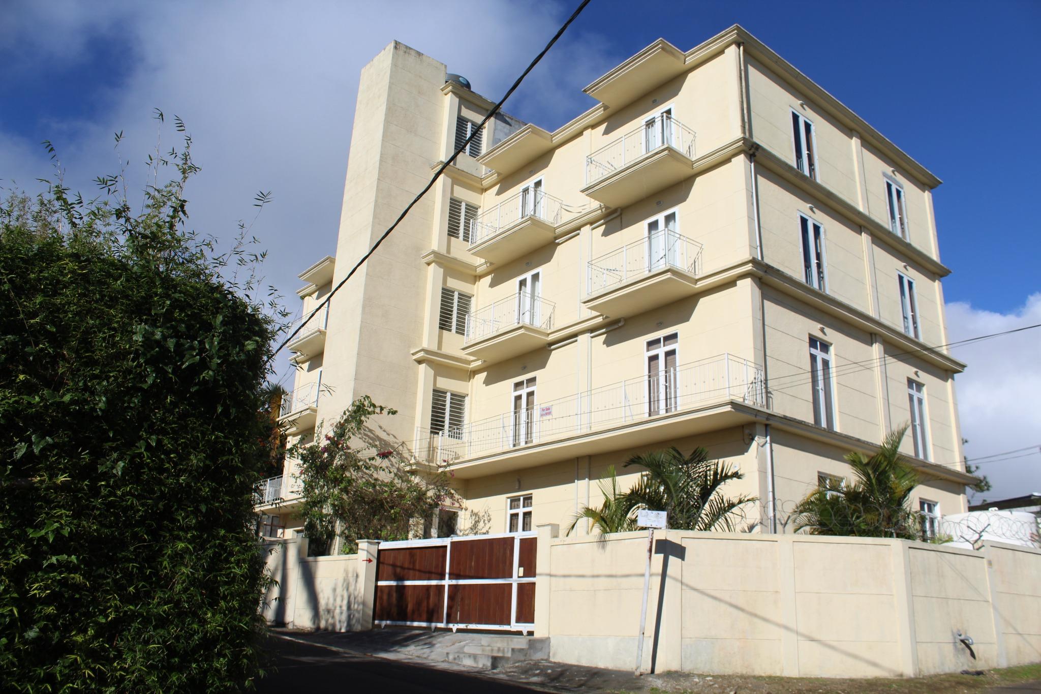 Residential complex / building of 21 bedrooms for sale in Eau Coulée, center, Mauritius – LexpressProperty.com | 267804 | Ref01