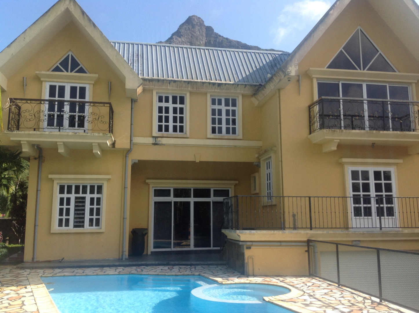 Maison / Villa 5 Chambre(s) en vente à Moka, centre, île Maurice – LexpressProperty.com | 754445 | Ref01