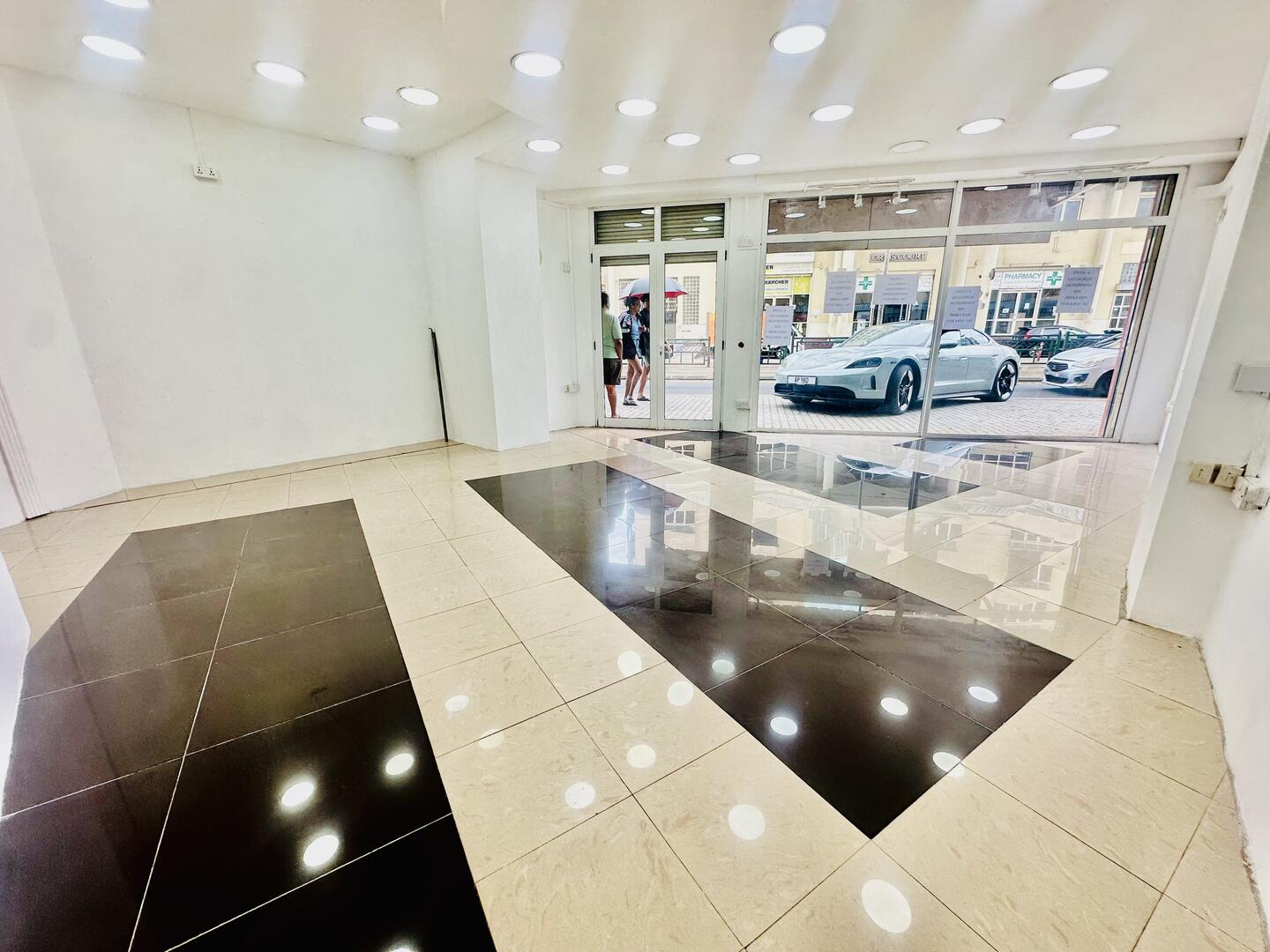 Commercial space for sale in St Jean, center, Mauritius – LexpressProperty.com | 754667 | Ref01