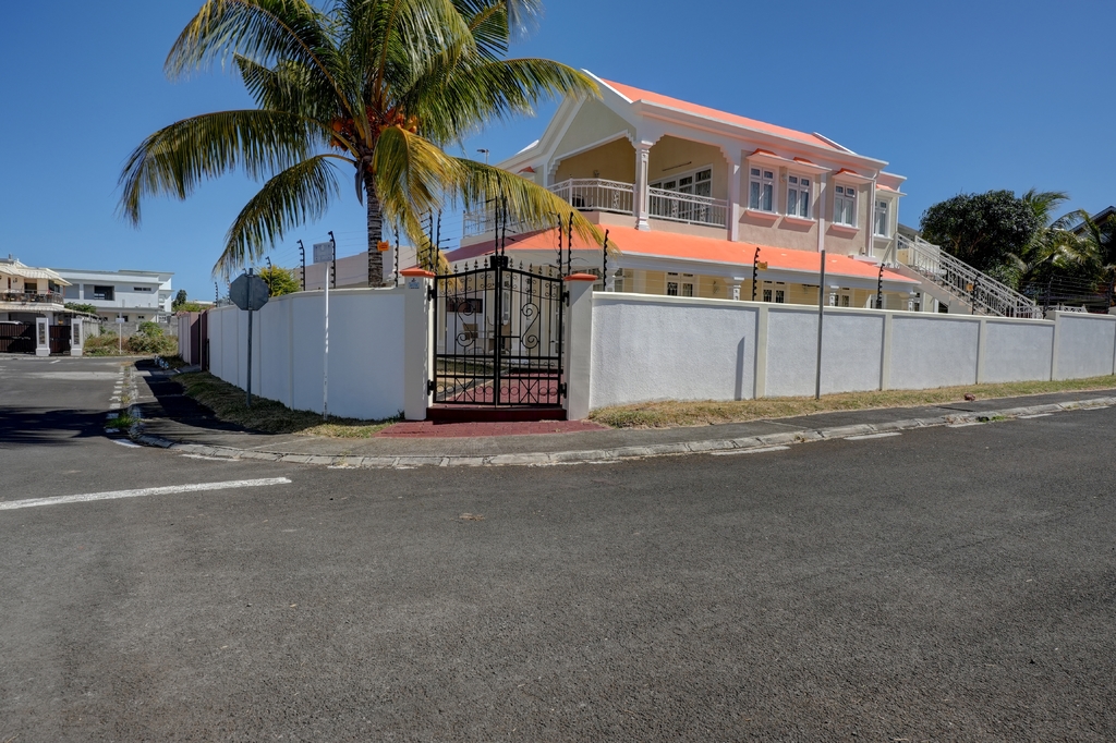 Maison / Villa 4 Chambre(s) en vente à Beau Vallon, sud, île Maurice – LexpressProperty.com | 754647 | Ref01