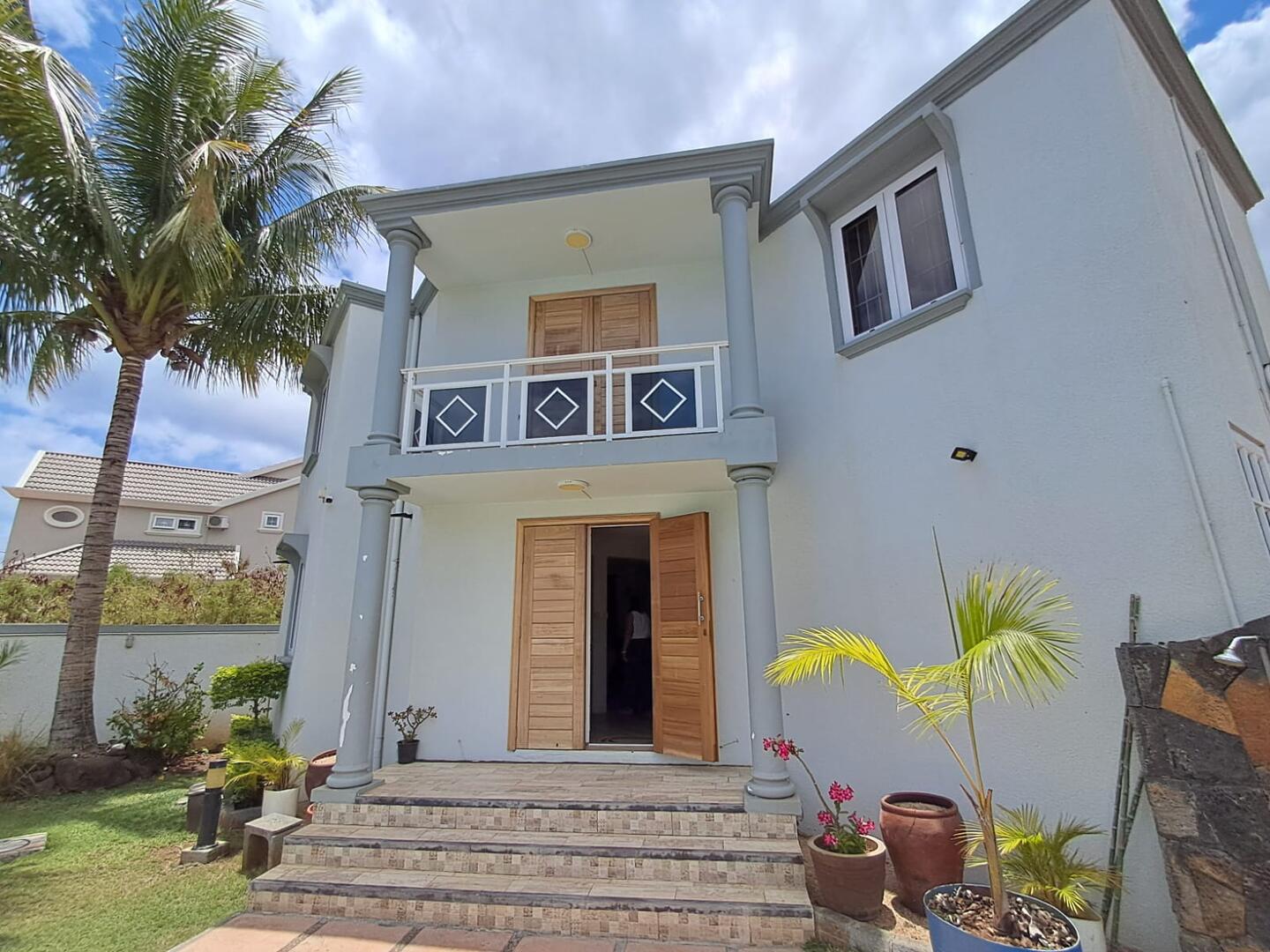 House / Villa of 3 bedrooms for rent in Flic en Flac, west, Mauritius – LexpressProperty.com | 754621 | Ref01