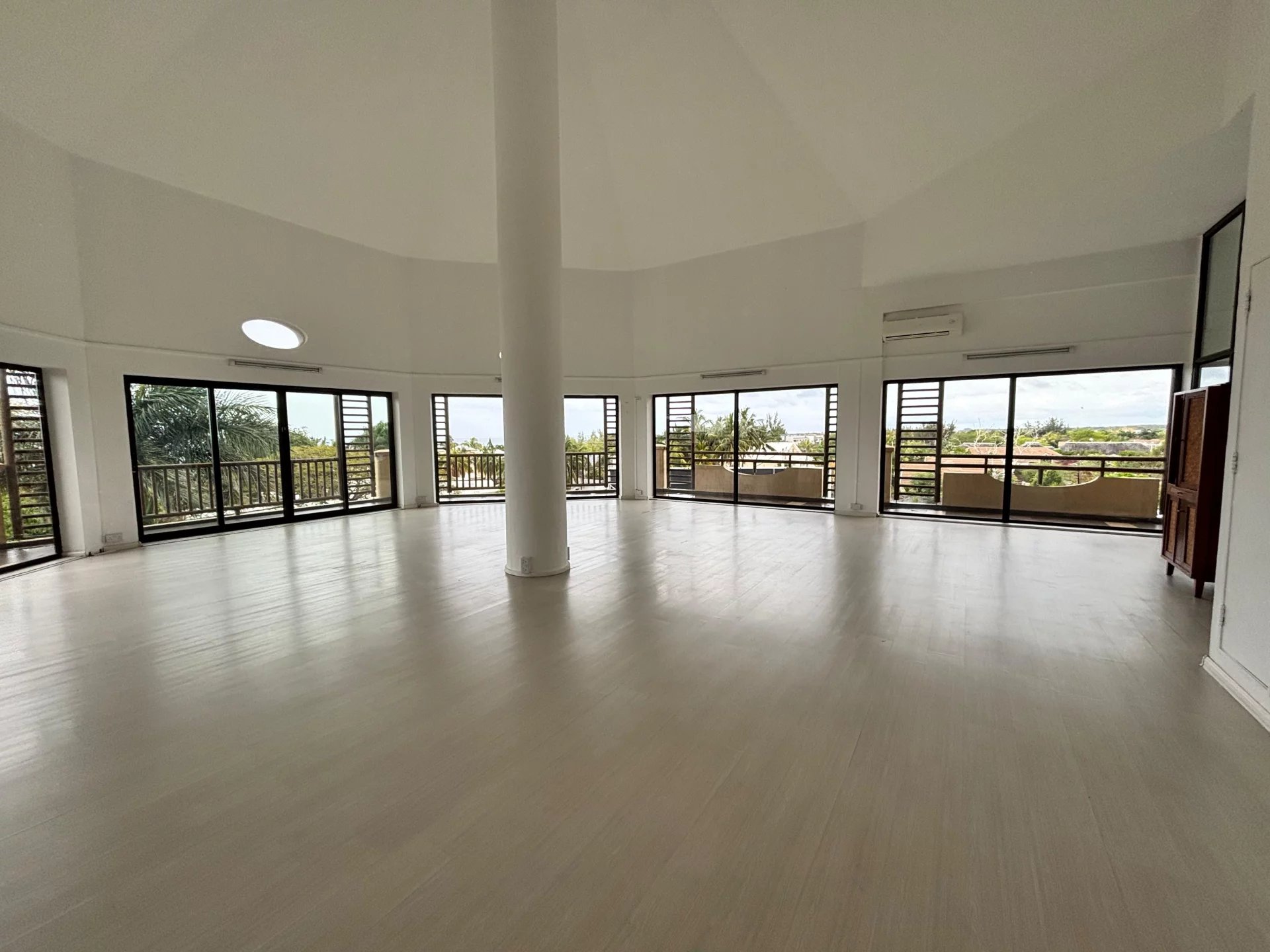 Office for rent in Tamarin, west, Mauritius – LexpressProperty.com | 754868 | Ref01