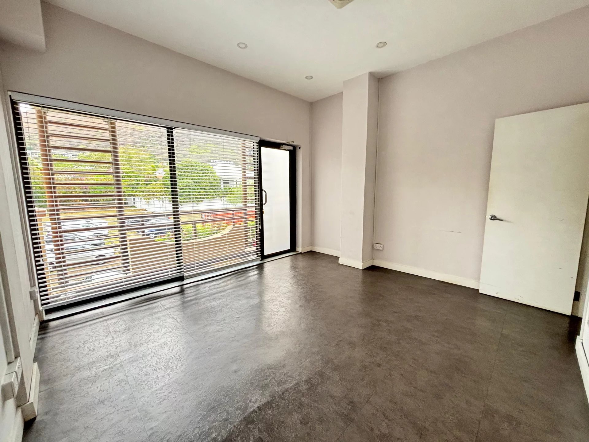 Office for rent in Tamarin, west, Mauritius – LexpressProperty.com | 754895 | Ref01