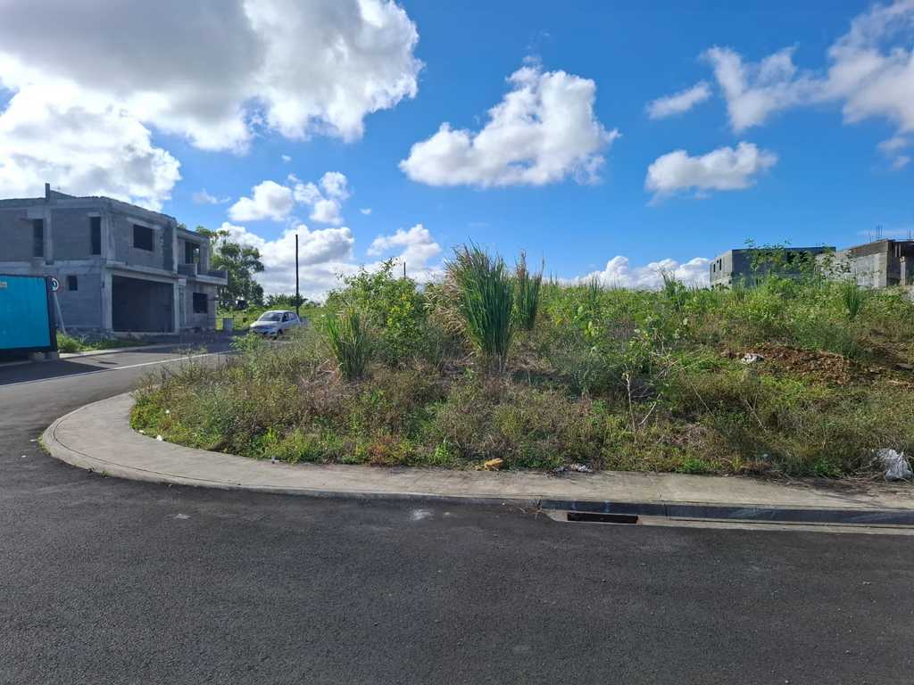 Residential land of 520 m2 for sale in Mon Trésor, south, Mauritius – LexpressProperty.com | 757607 | Ref01