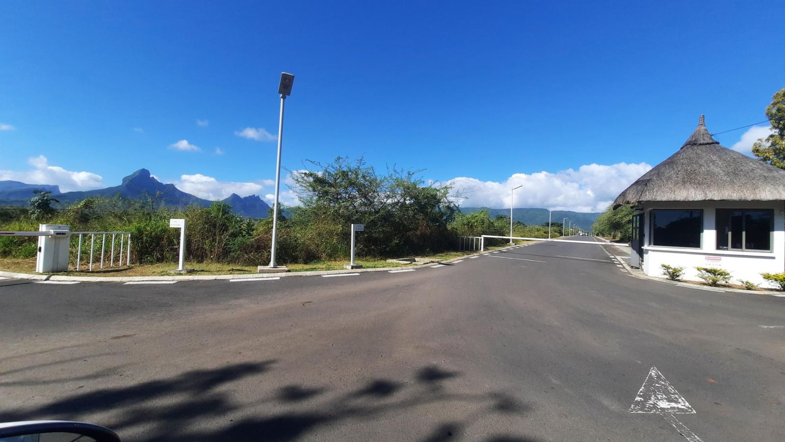 Terrain résidentiel de 2110 m2 en vente à Tamarin, ouest, île Maurice – LexpressProperty.com | 761484 | Ref01