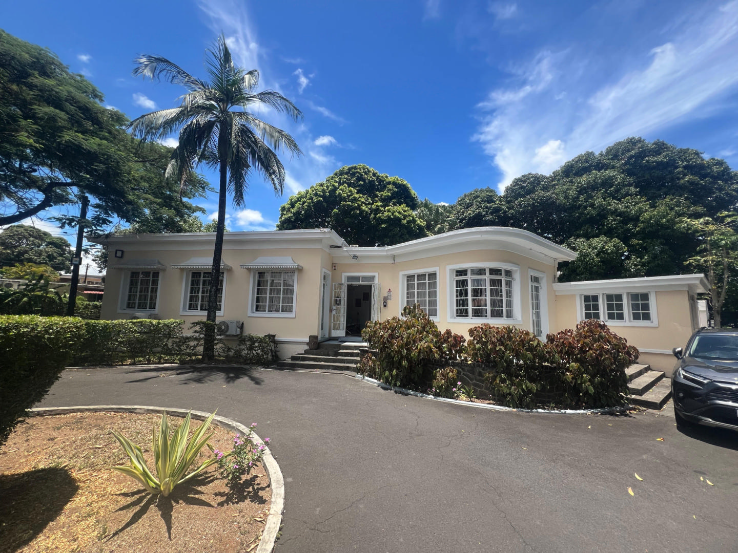 Commercial building for rent in Rose Hill, center, Mauritius – LexpressProperty.com | 687383 | Ref01