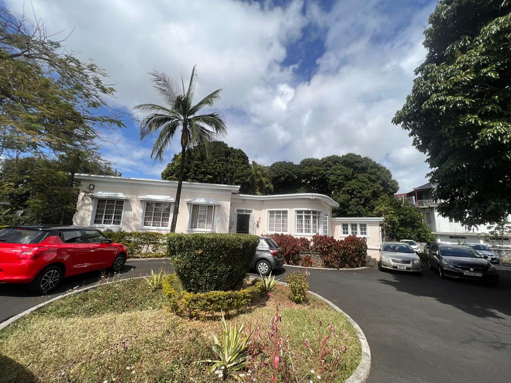 Commercial building for rent in Rose Hill, center, Mauritius – LexpressProperty.com | 687384 | Ref01