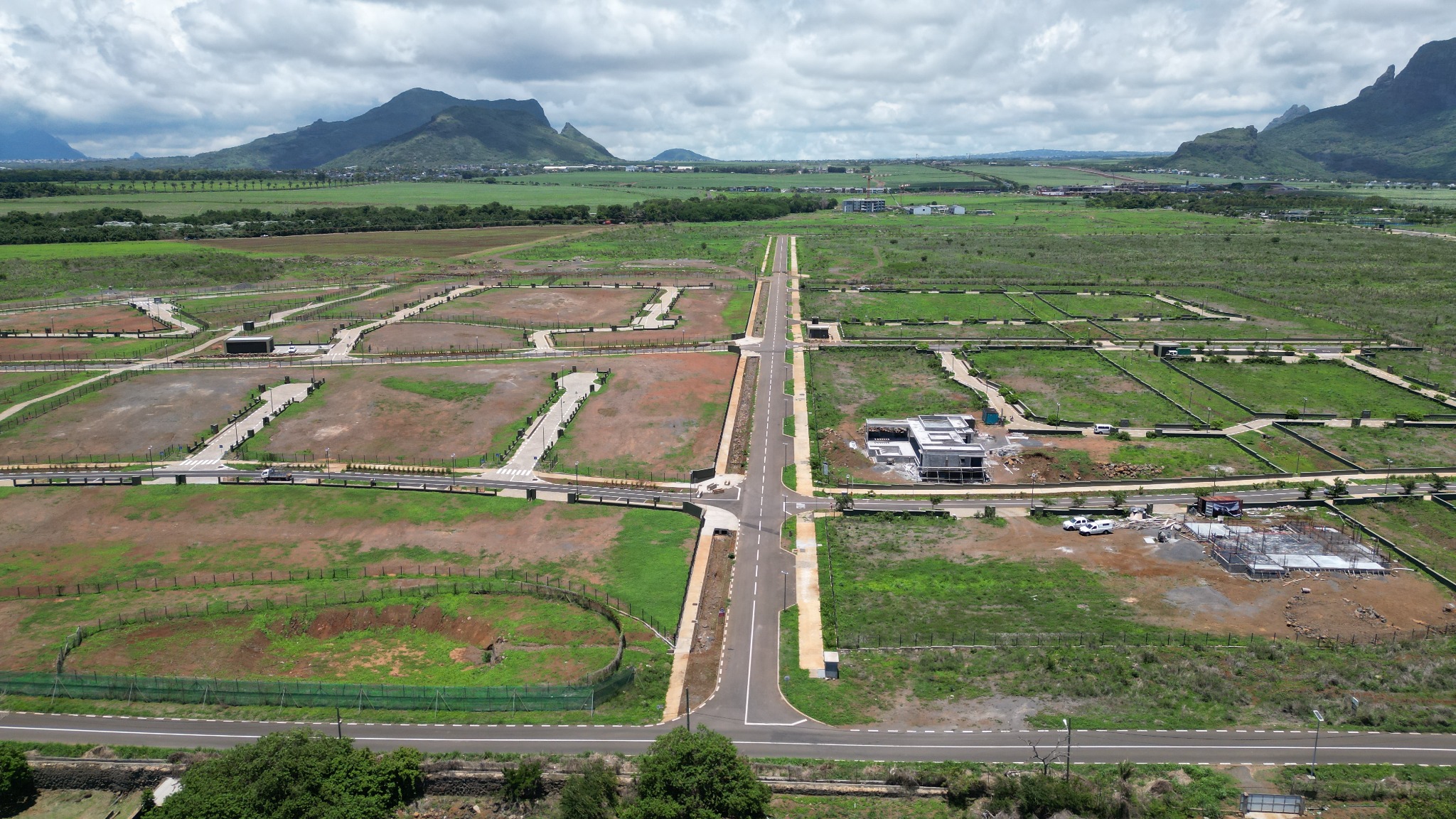 Residential land of 14090 m2 for sale in Flic en Flac, west, Mauritius – LexpressProperty.com | 568853 | Ref01