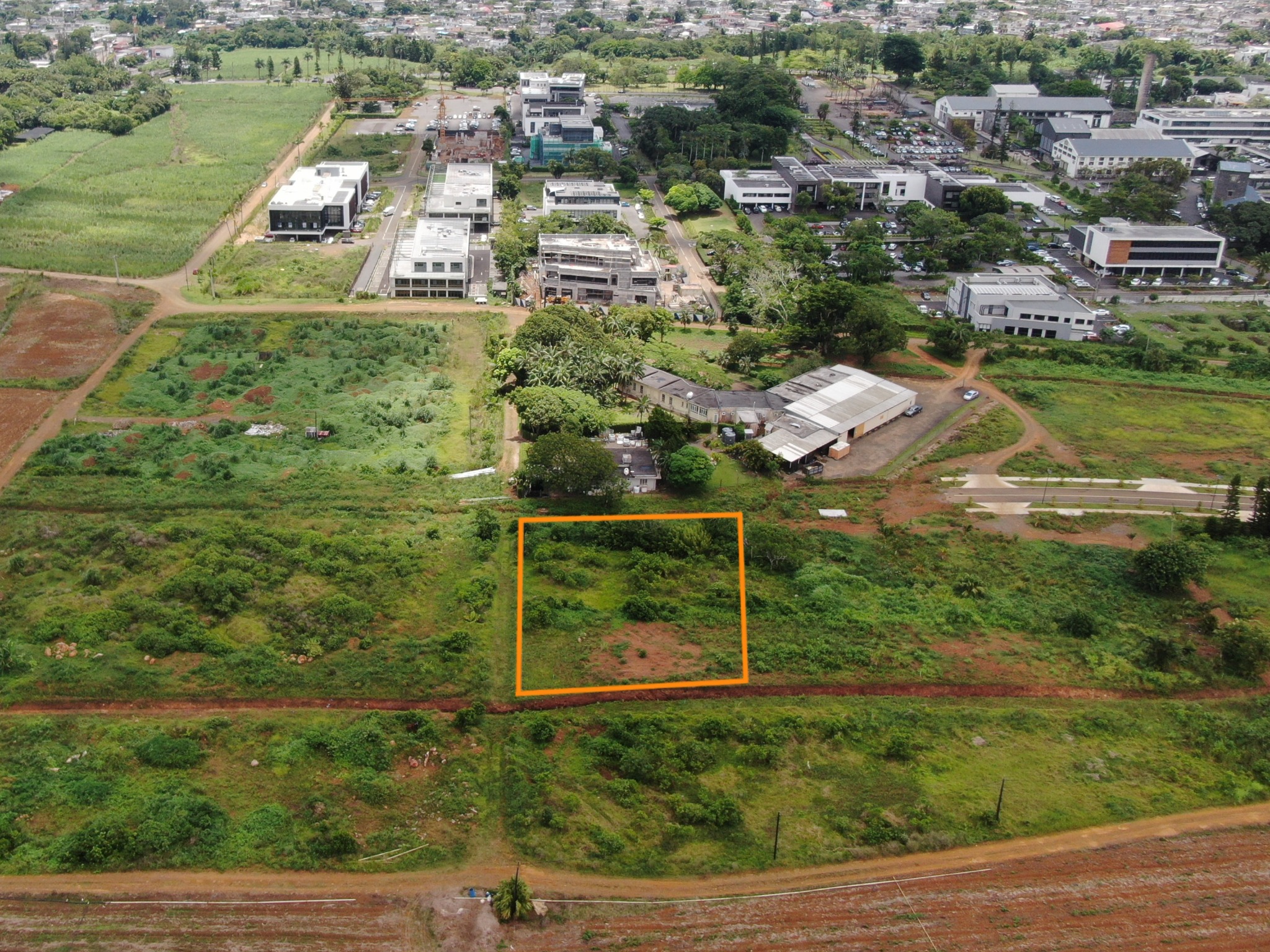 Terrain commercial de 2501 m2 en vente à St Pierre, centre, île Maurice – LexpressProperty.com | 688961 | Ref01