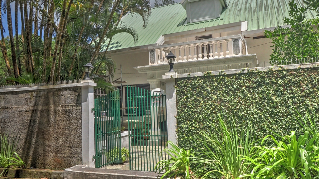 House / Villa of 4 bedrooms for sale in Floréal, center, Mauritius – LexpressProperty.com | 689769 | Ref01