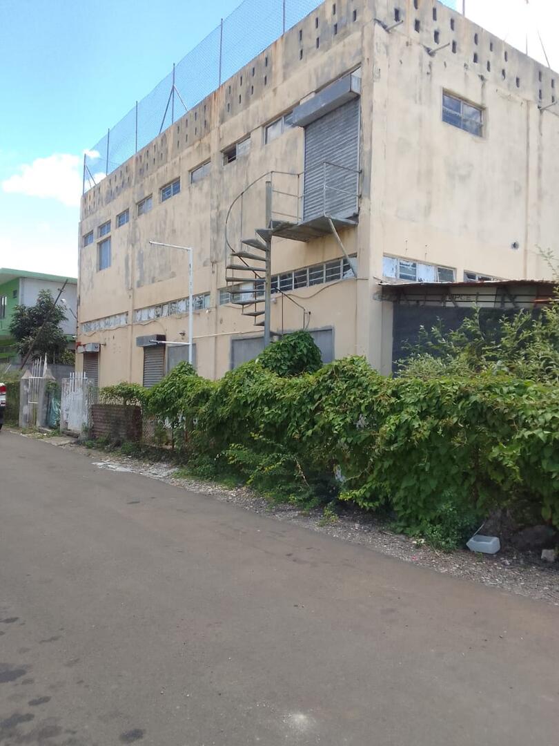 Entrepôt vente à Pointe aux Sables, ouest, île Maurice – LexpressProperty.com | 686128 | Ref01